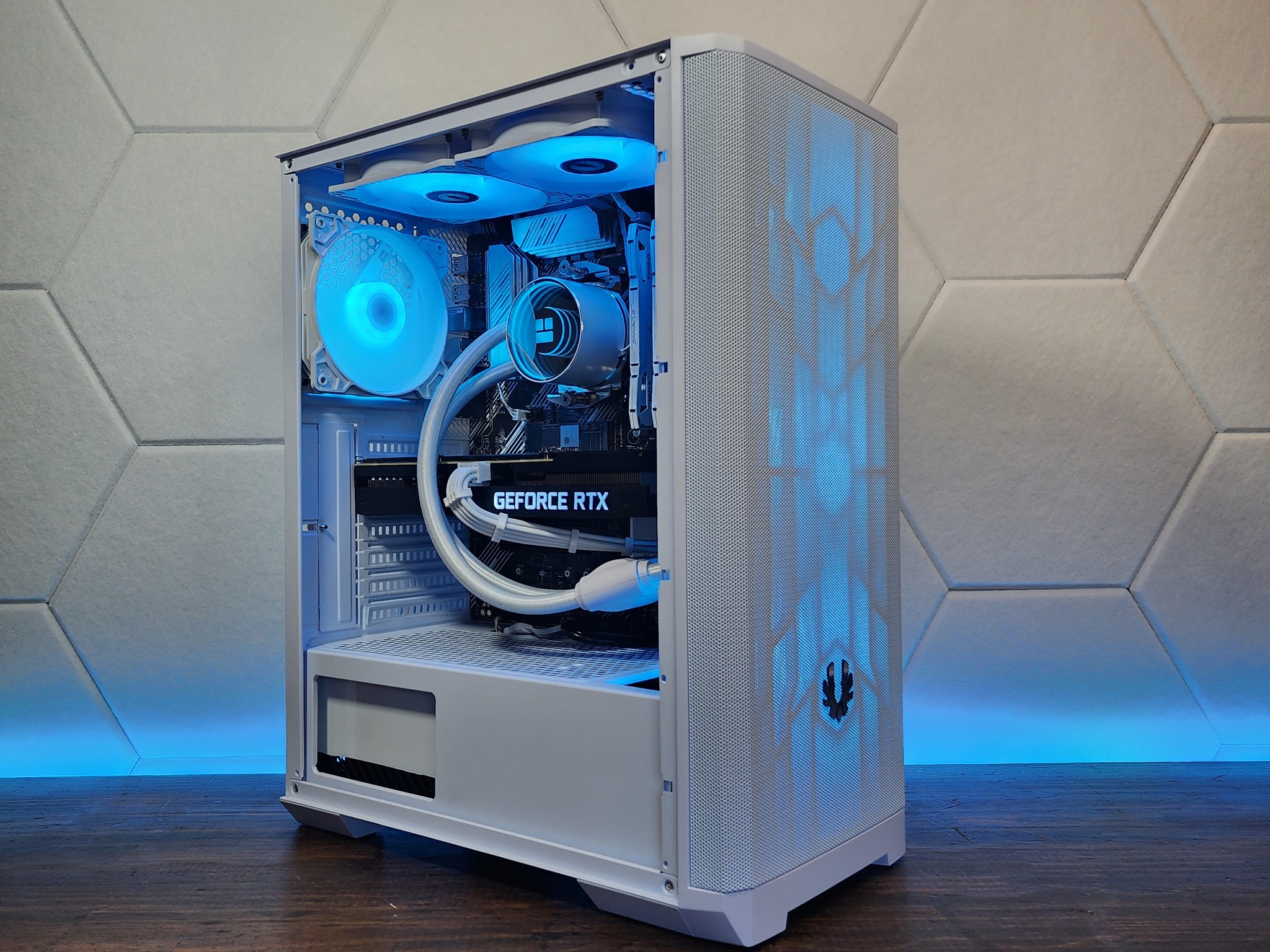 💙🤍💙 RTX 3070 // Ryzen 5 5600 // 16GB 3600MHz // 2TB NVMe Gen 3