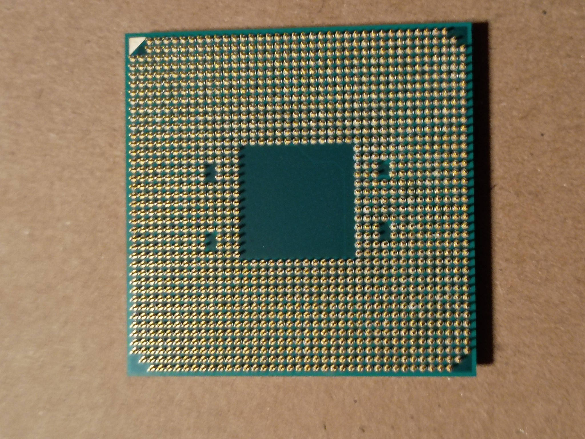 AMD Ryzen 5 2600 w/ New Wraith Stealth Cooler