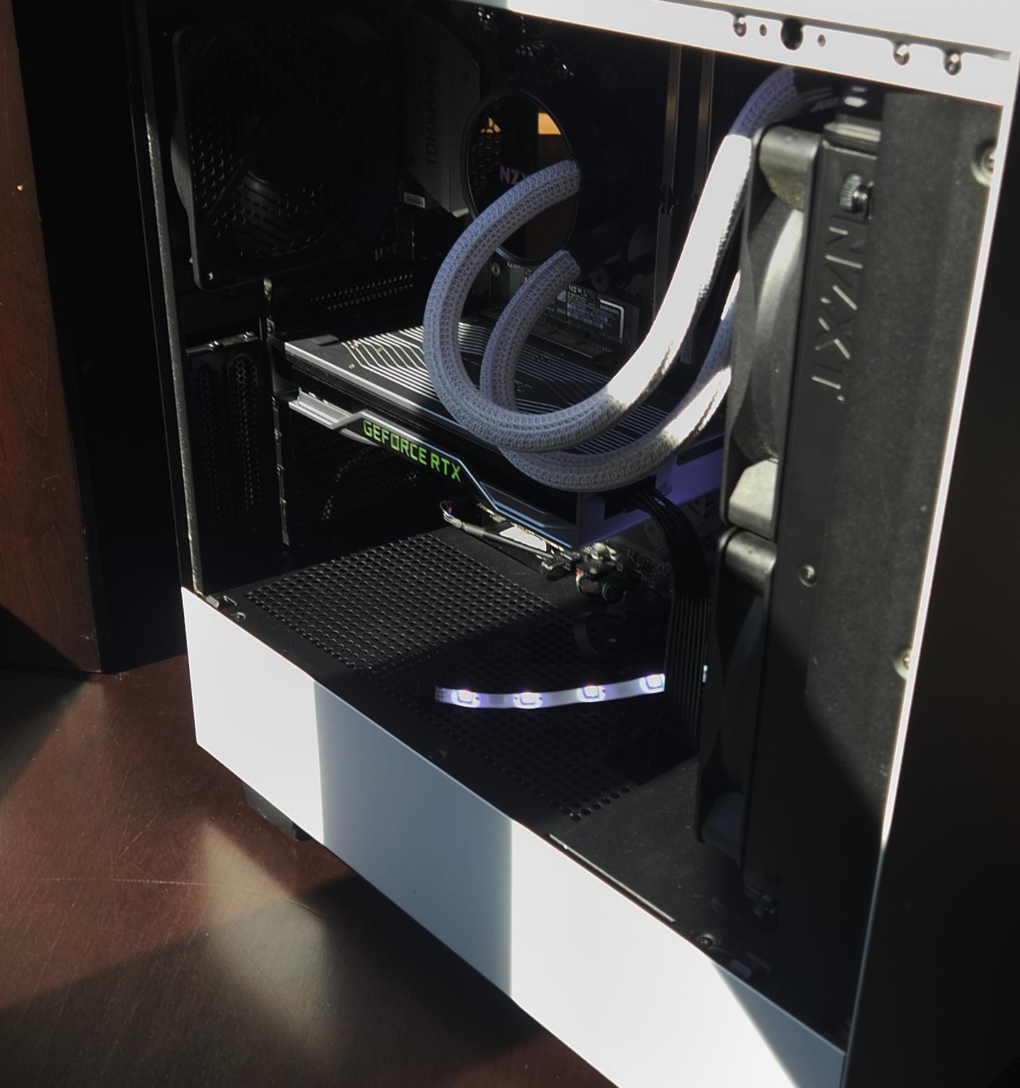 GAMING/STREAMING - RTX 2070 Founders Edition - 16GB DDR4 RAM - AIO Water Cooler - ARGB