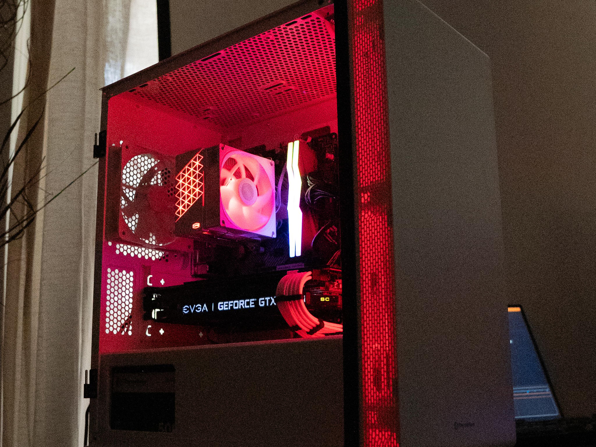 🌪️🟣 | EVGA GTX 1080Ti 11GB | RYZEN 7 3700X | 16GB DDR4 RAM | 1TB SSD | Violet Vortex