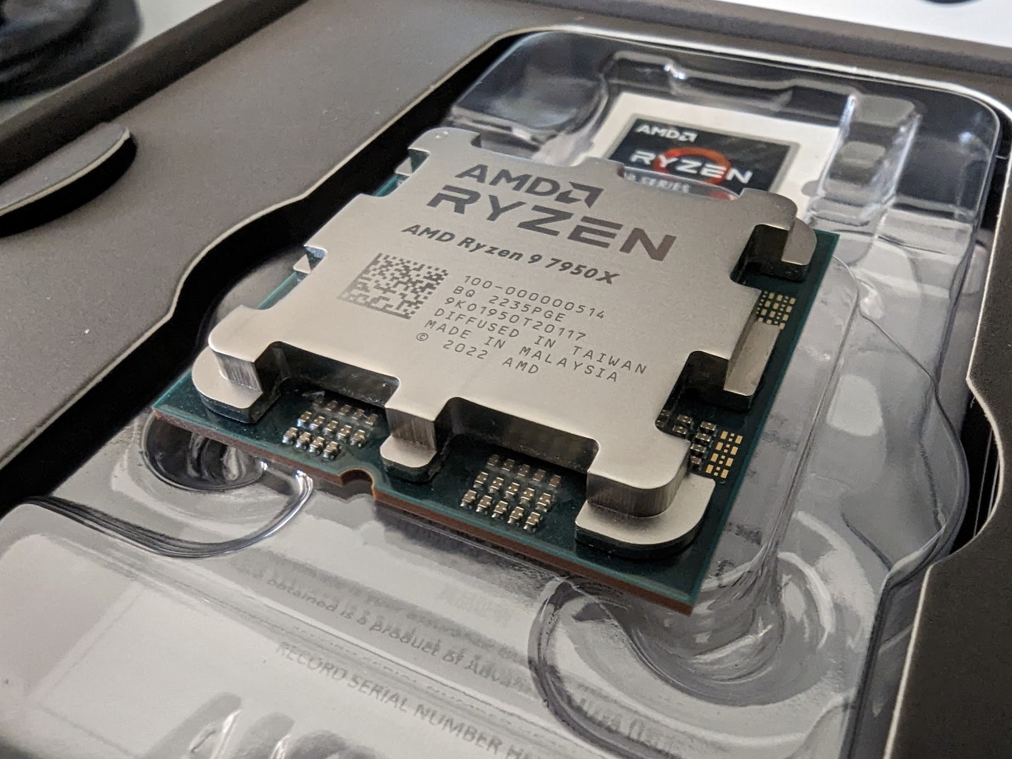 AMD Ryzen 9 7950X Desktop Processor/CPU - 16 Core/32 Thread