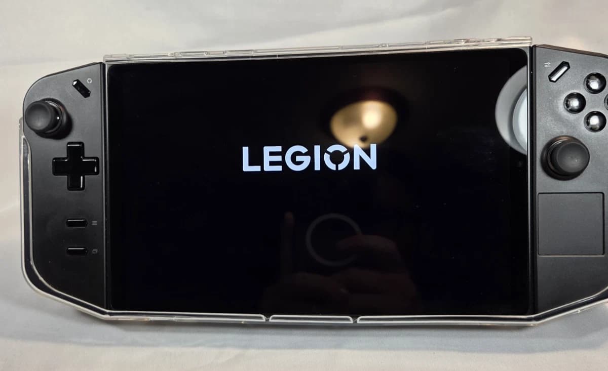 Lenovo Legion Go Z1 Extreme , 16GB RAM, 512GB SSD, plus Accessories