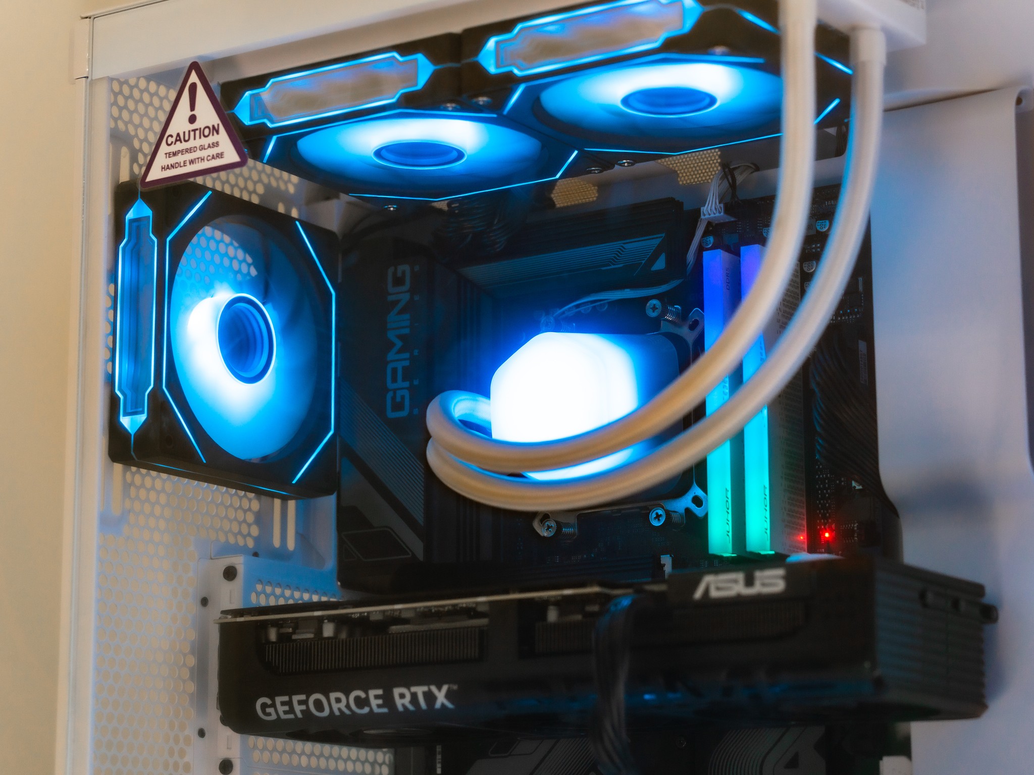 RTX 5070Ti | 32GB DDR5 | Ryzen 7 7800X3D | Gaming/Streaming PC