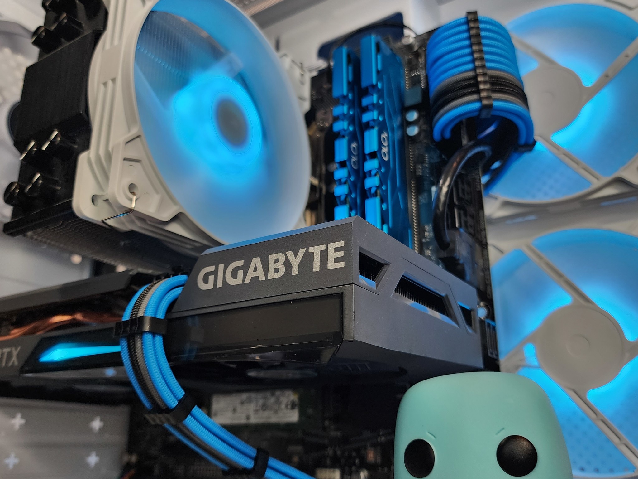 🤍💙RTX 3060 | Core i5 10400 | 16GB 3000MHz | 1TB NVMe SSD