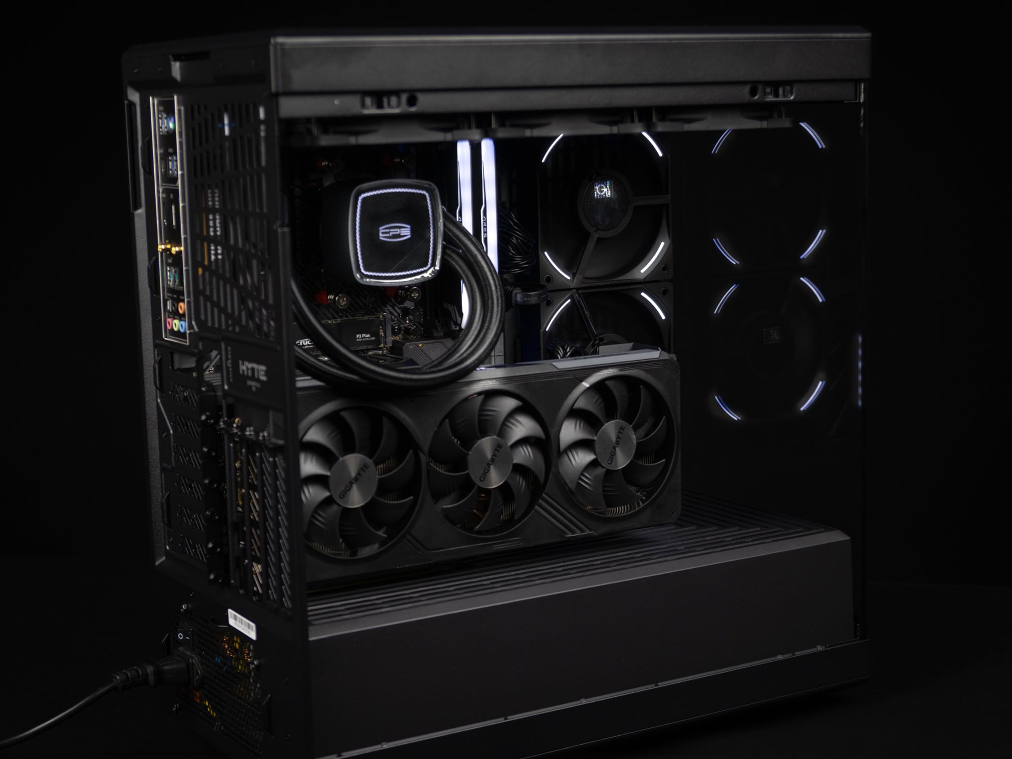 “Deuxdarc” RX 7700XT Ryzen 7 32GB Windows 11 2TB Workstation Gaming PC