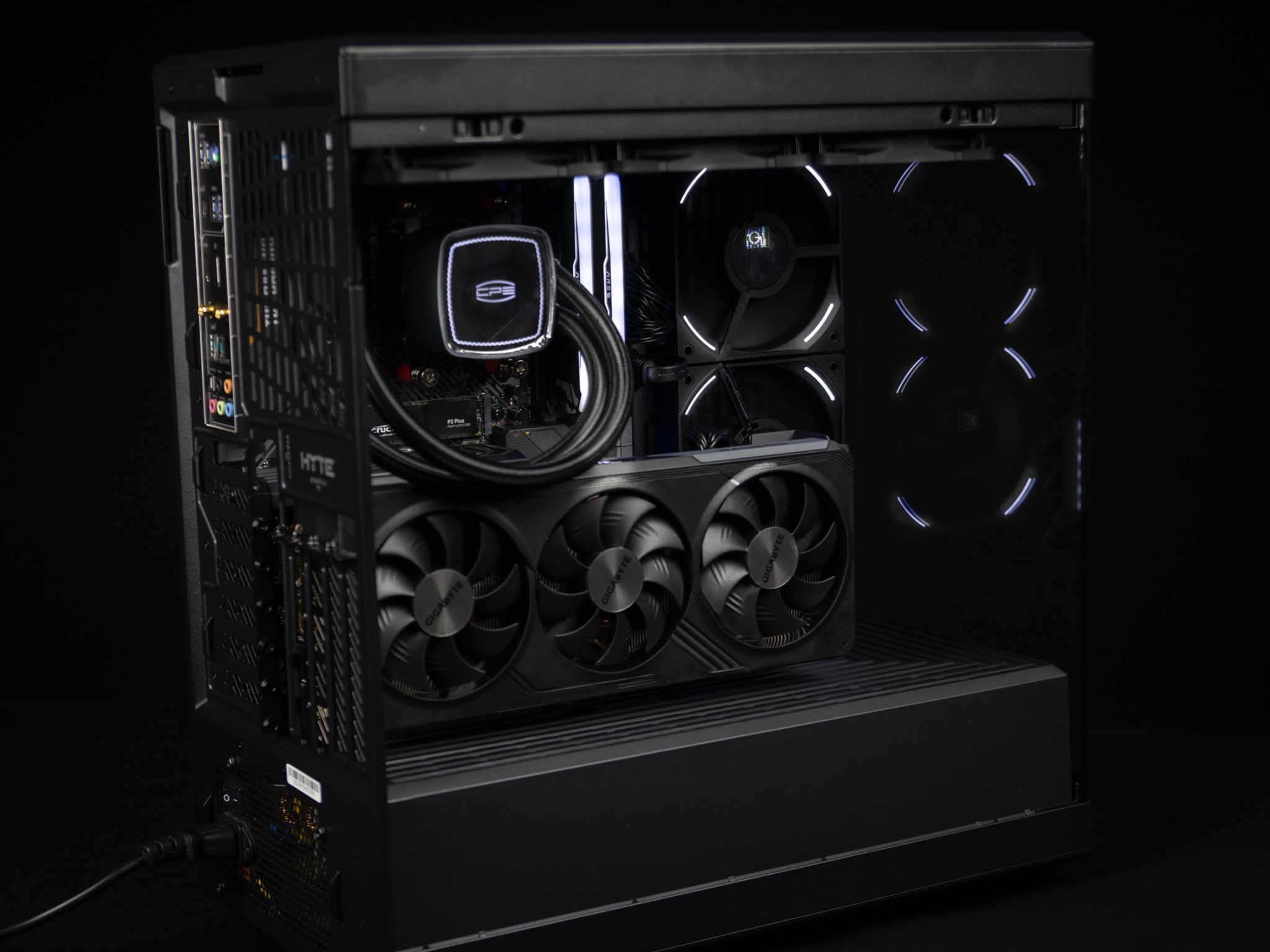 “Deuxdarc” RX 7700XT Ryzen 7 32GB Windows 11 2TB Workstation Gaming PC