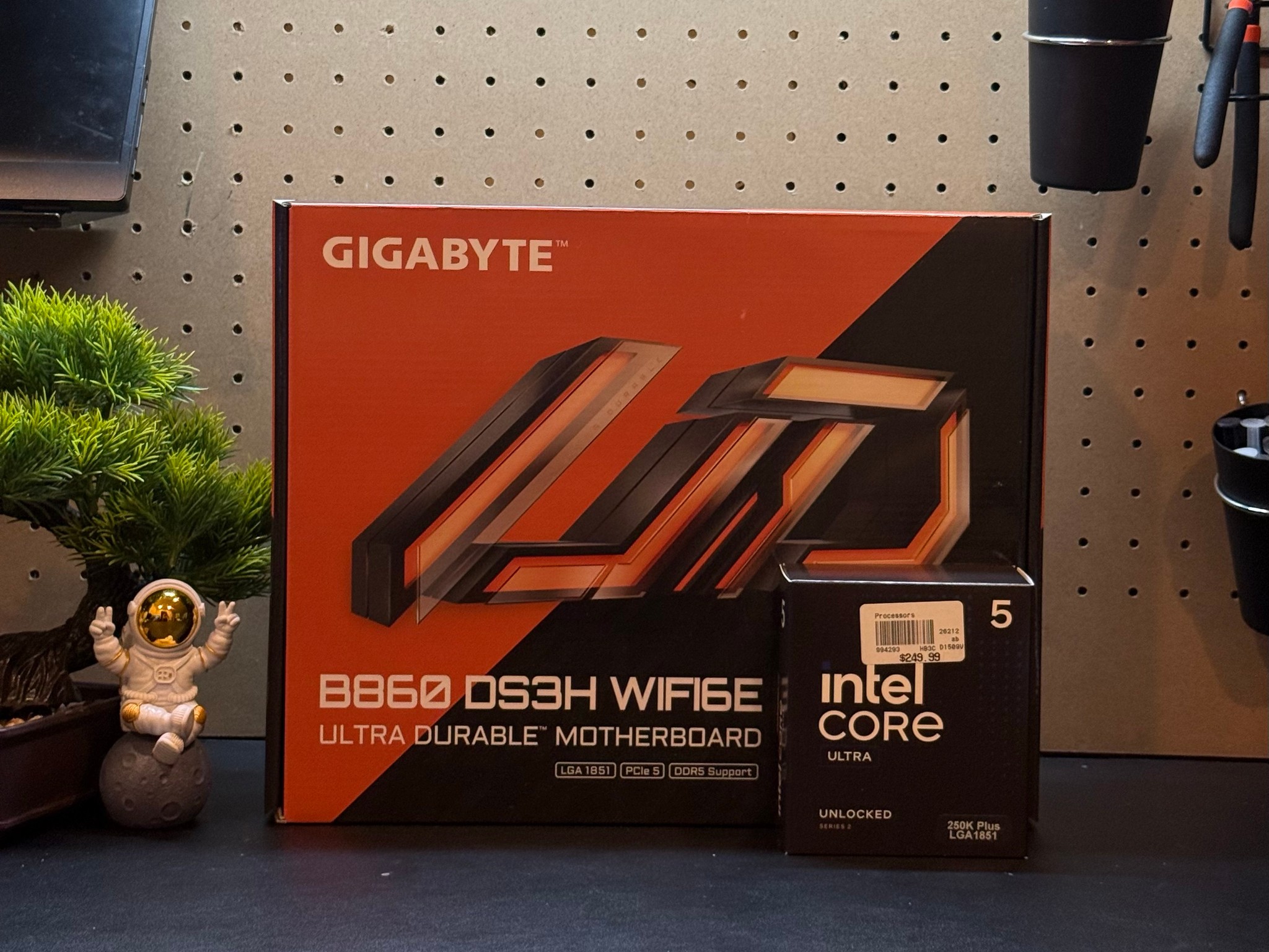 (NEW Bundle) Intel Core Ultra 250K PLUS | GIGABYTE B860 DS3H WIFI6E Motherboard