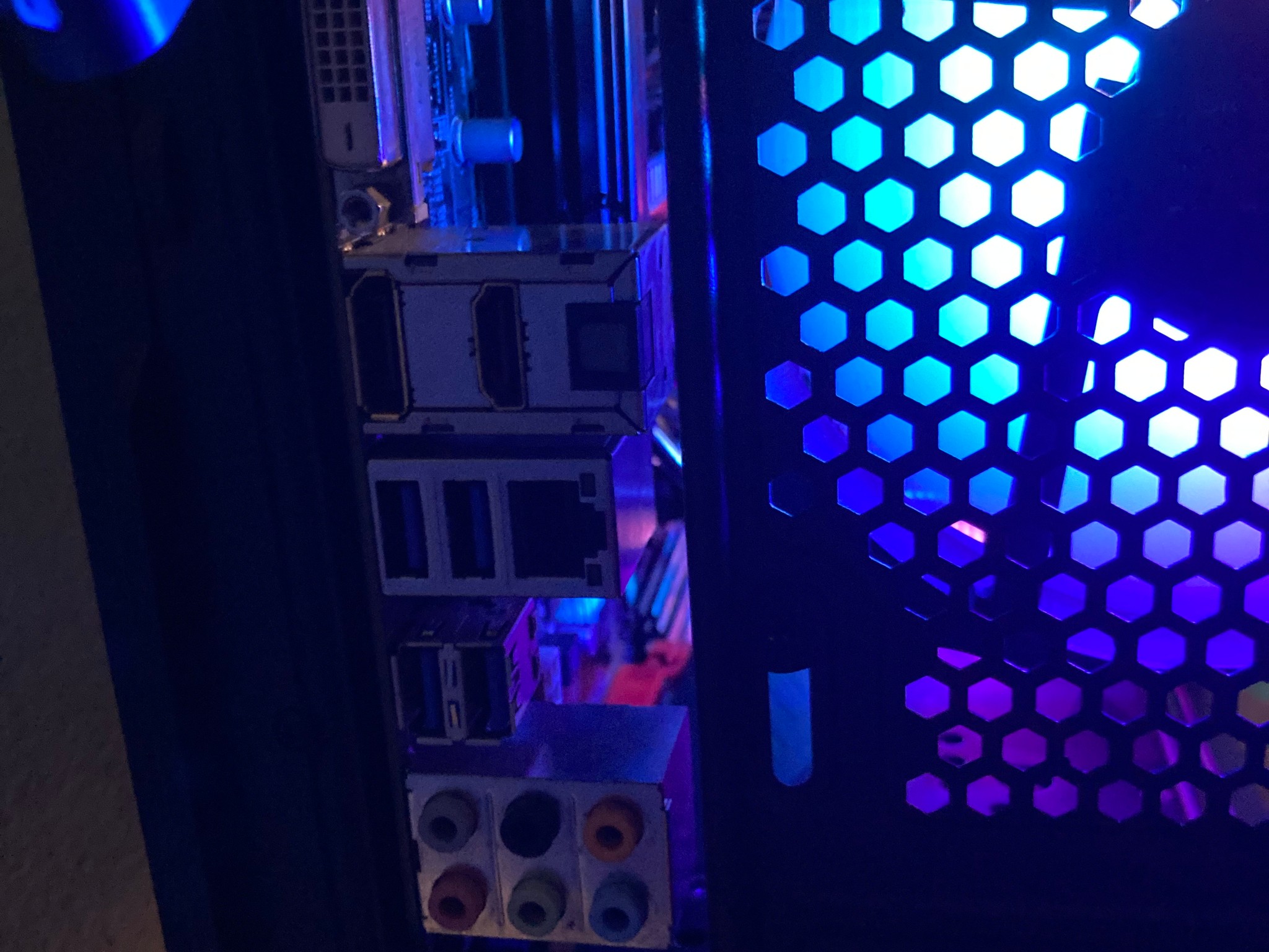 🔥 1080P GAMING PC – i7-6700 / RX 570 4GB / 256GB SSD / ARGB RGB Case / Win10 Pro 🔥