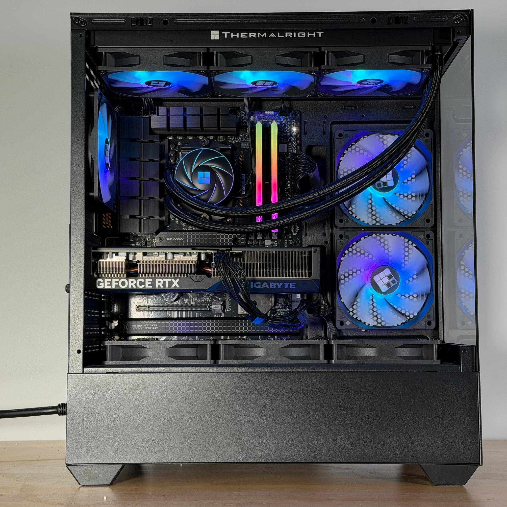 RTX 4070 Ryzen 7 7700x Gaming PC
