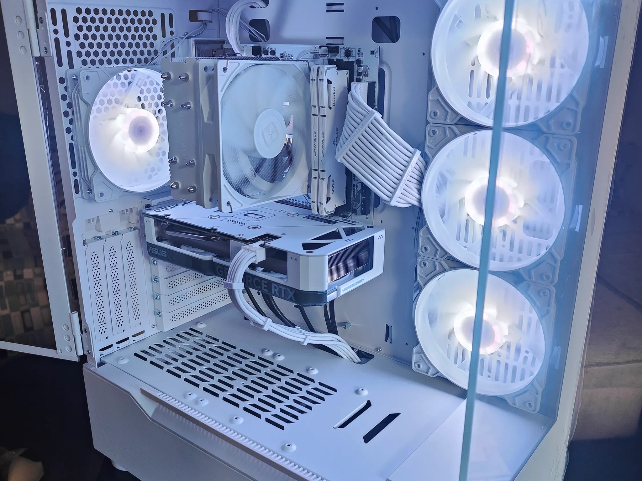 All White 1080p Gaming PC, Ryzen 5600/16gb DDR4/1tb SSD/RTX 4060