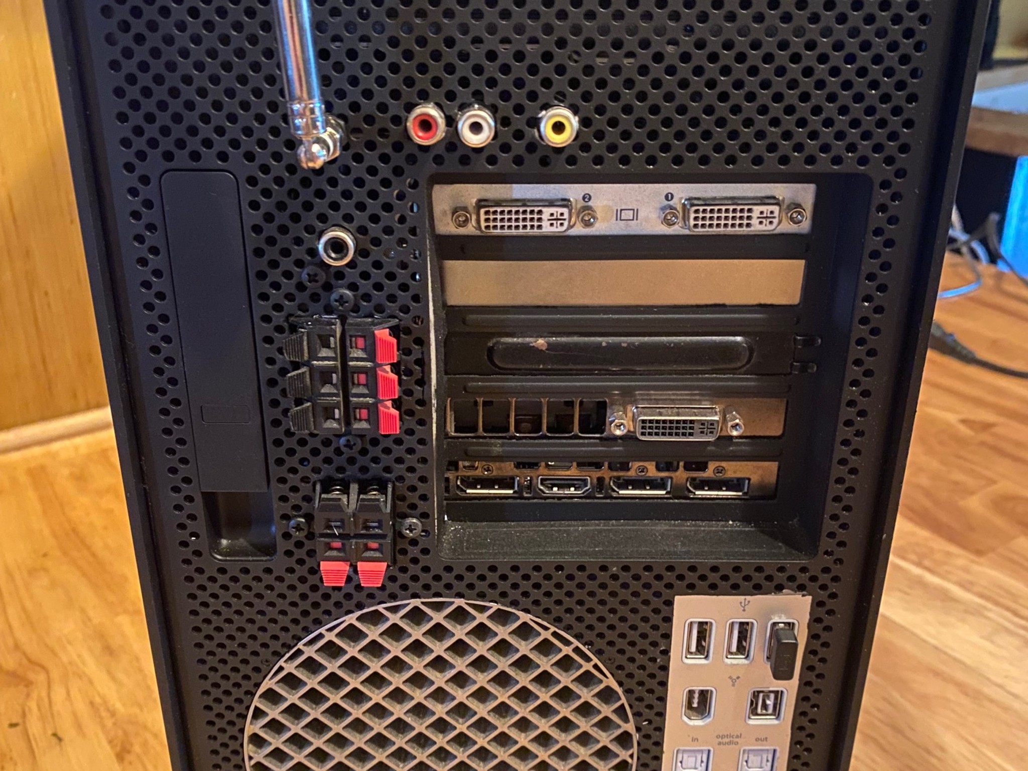 Custom Apple Mac Pro 3, 1 | Built in 7" Android touchscreen receiver | LEDs
