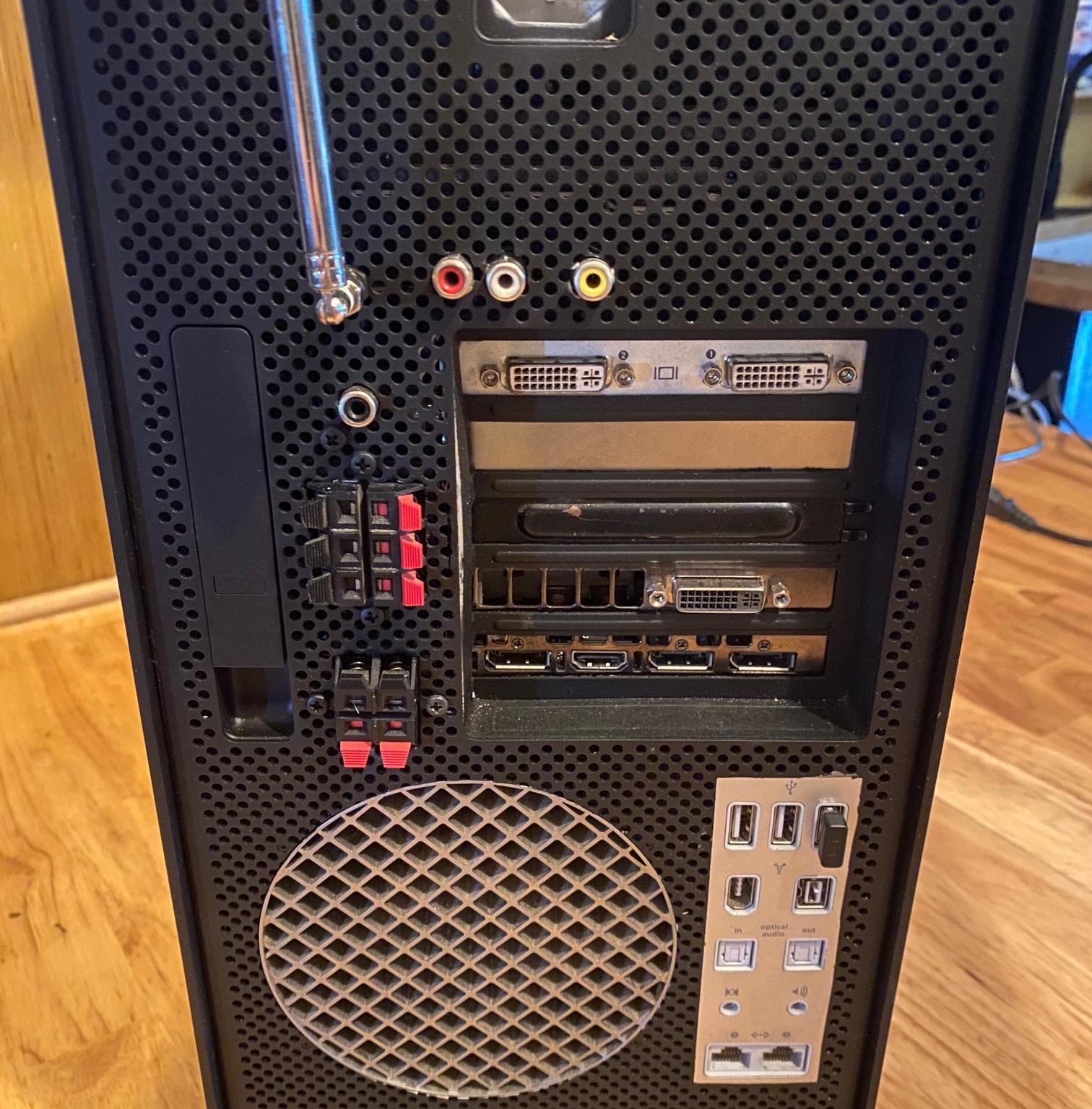 Custom Apple Mac Pro 3, 1 | Built in 7" Android touchscreen receiver | LEDs