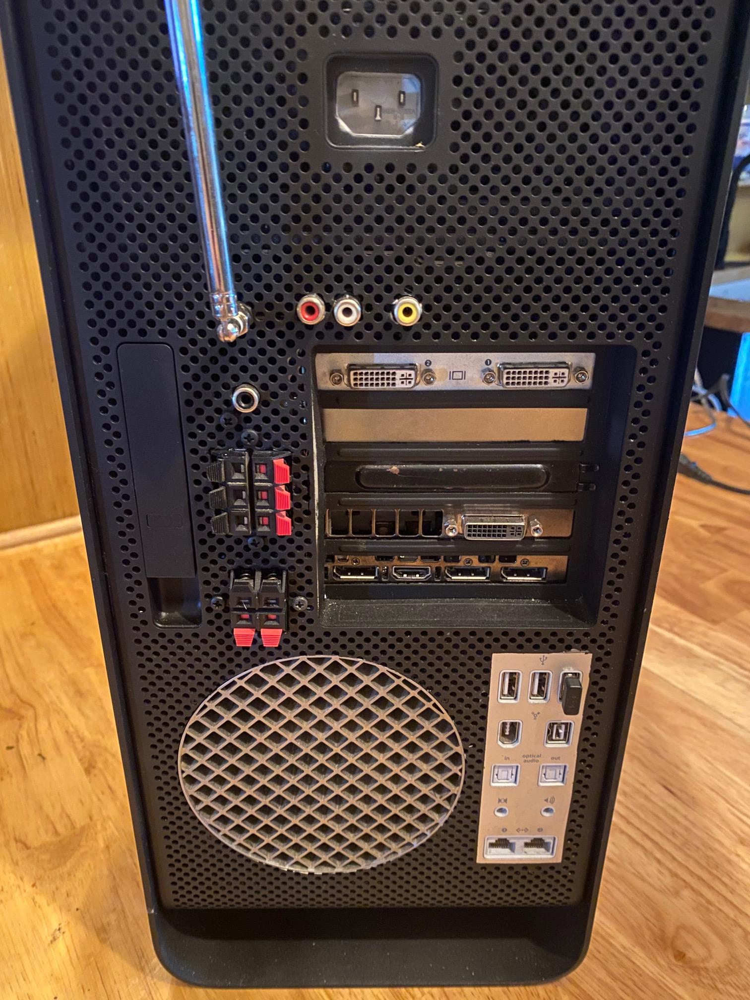 Custom Apple Mac Pro 3, 1 | Built in 7" Android touchscreen receiver | LEDs