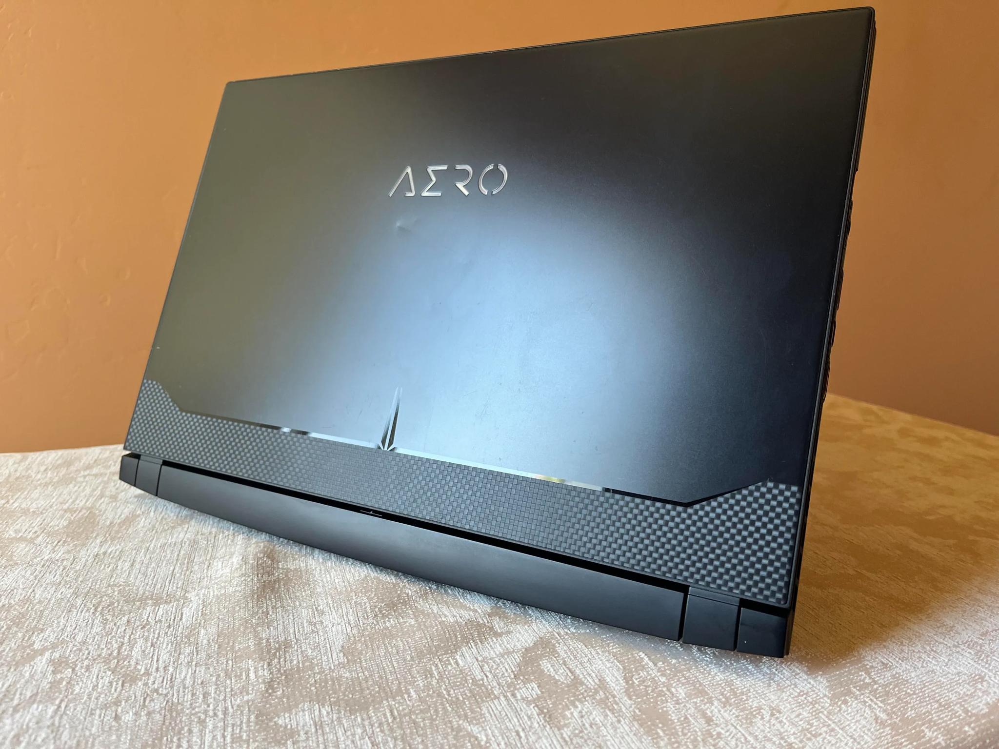 Gigabyte Aero 15, i7 11800h, RTX 3080, 32 GB Ram, 4k OLED
