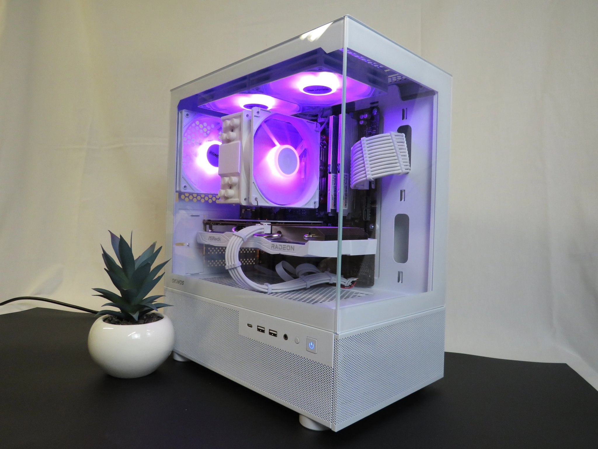 Beautiful Gamer: Ryzen 5 5600 + RX 6600 + 32 GB DDR4 + 1 TB NVME SSD