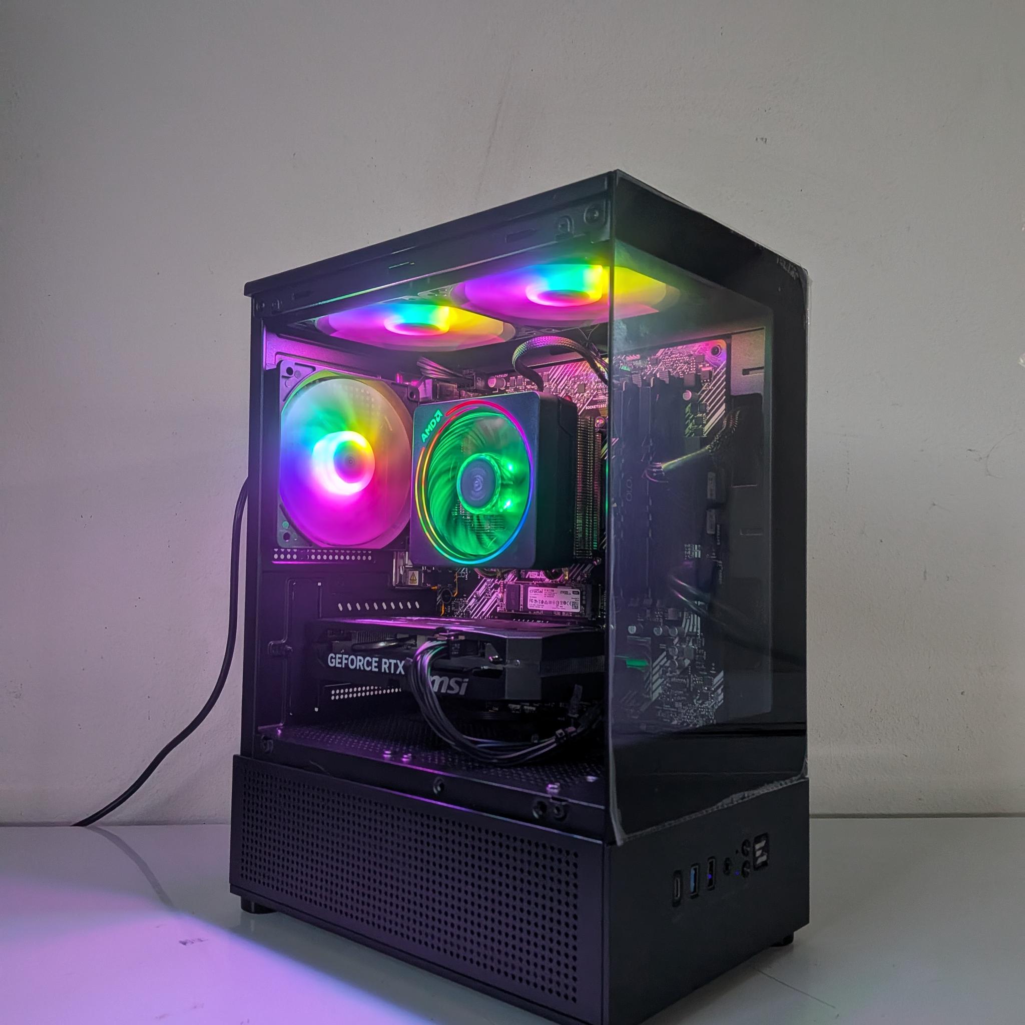 Gaming PC / Ryzen 5 5500 / RTX 5050 / 16 GB DDR4 / Windows 11 Home