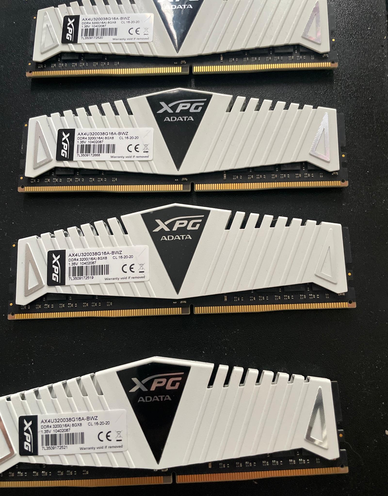 XPG ADATA 8gb 3200mhz DDR4 (4x8gb)