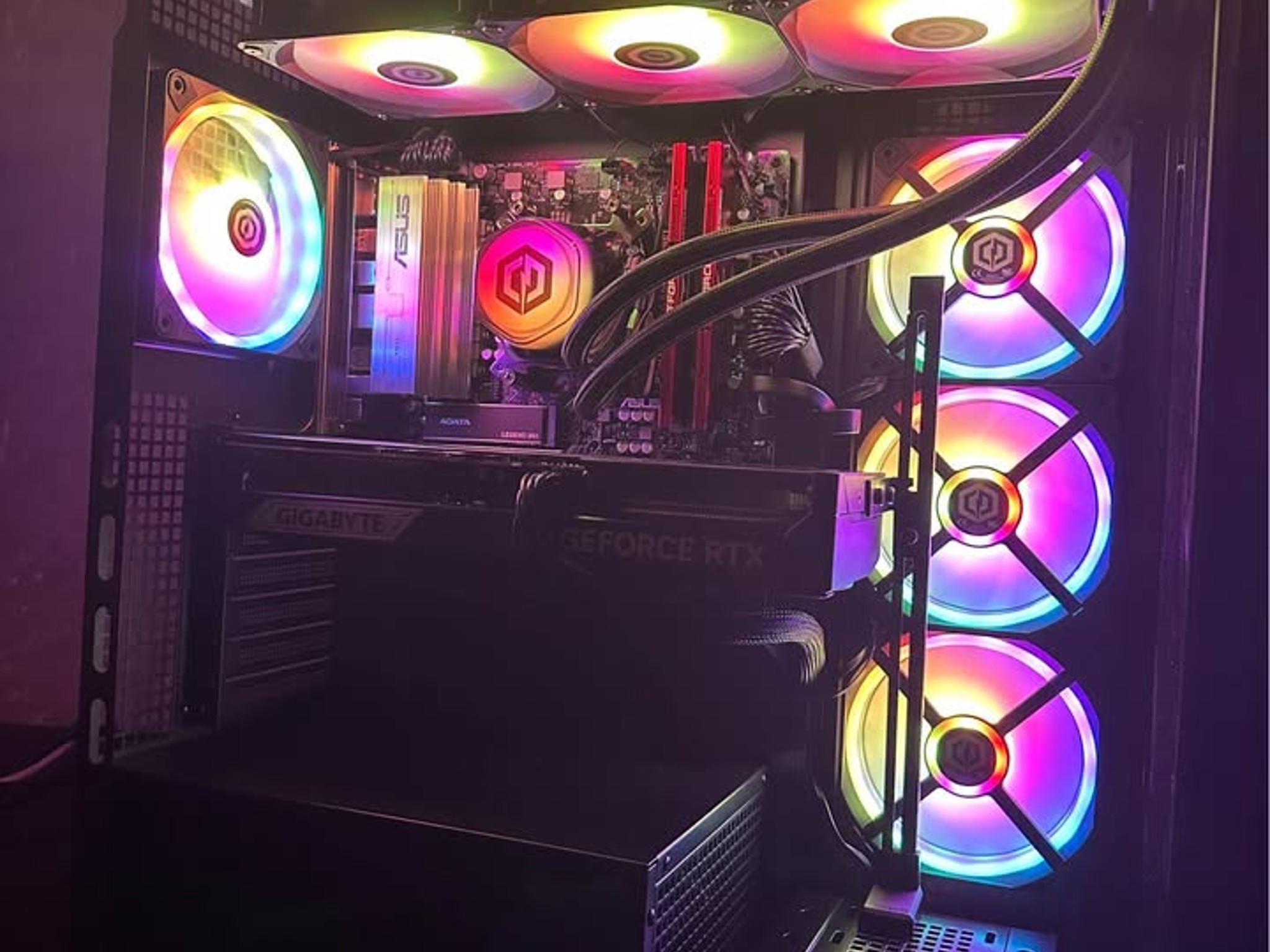 High End Desktop Gaming PC (9800X3D + 32GB DDR5 + 5070Ti)