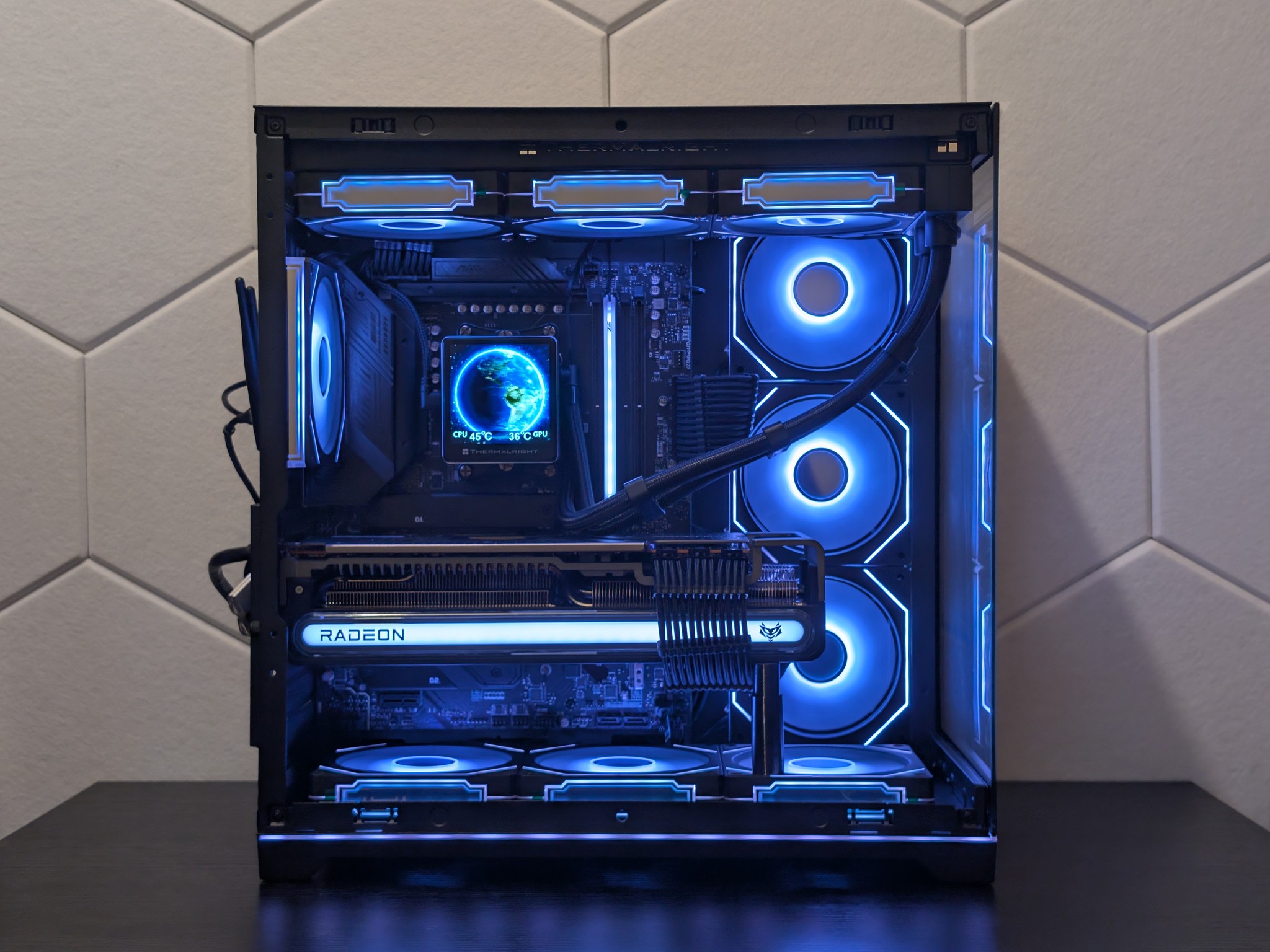 ♠️🔥4K Gaming Beast | RX 7900XTX | Ryzen 9 9900X | 2TB SSD | 32GB RAM | WiFi 6 & Bluetooth🔥♠️