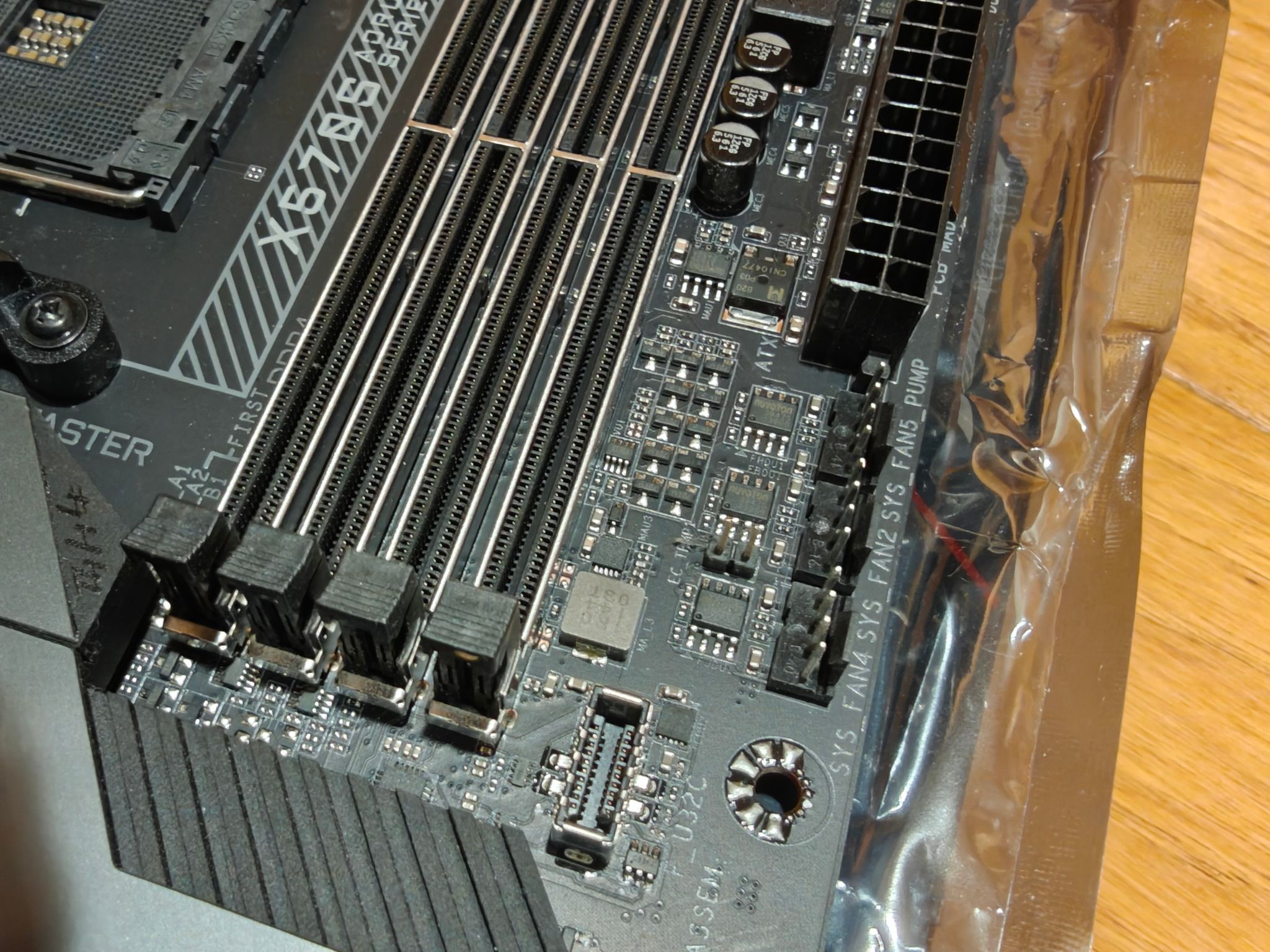 GIGABYTE X570S AORUS MASTER