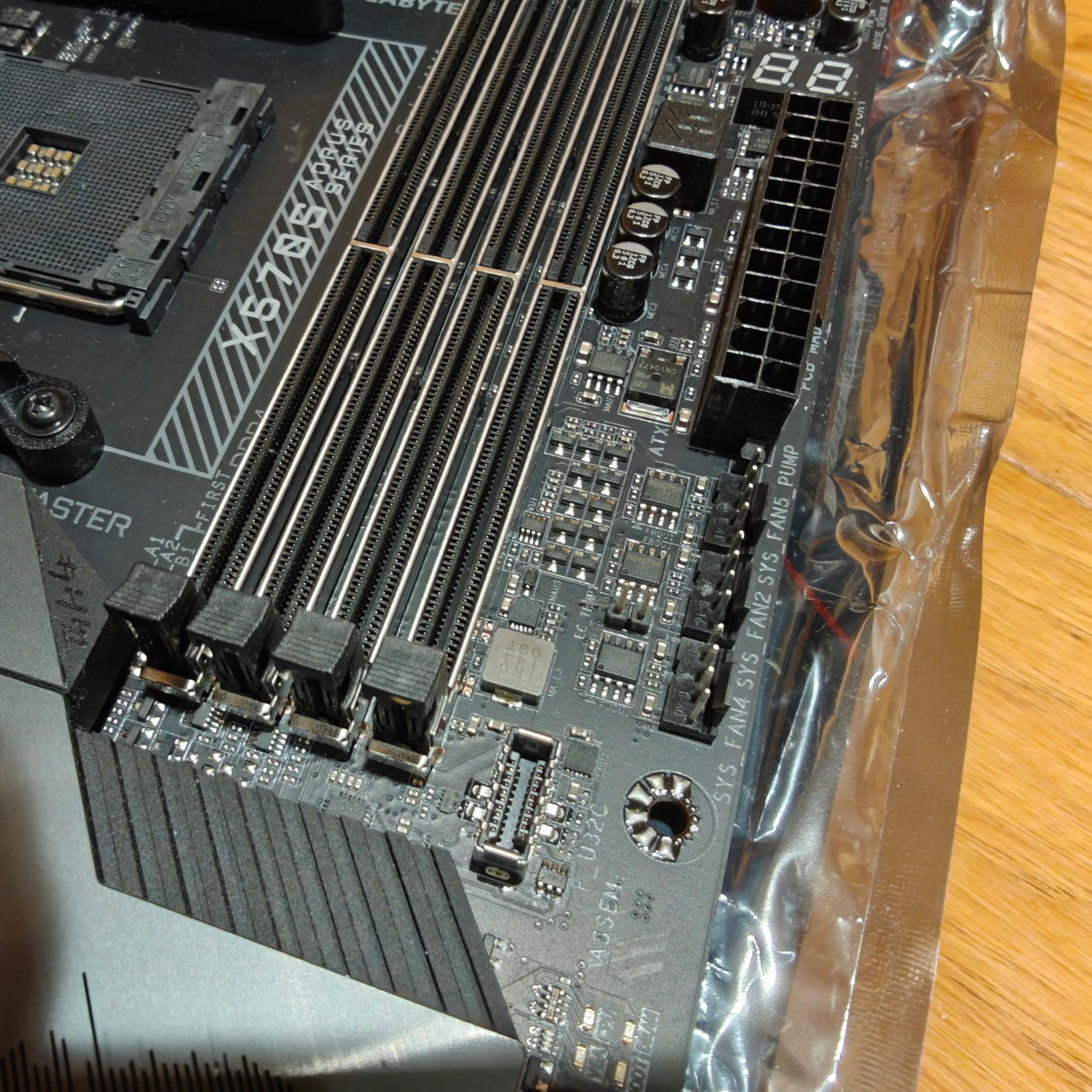 GIGABYTE X570S AORUS MASTER