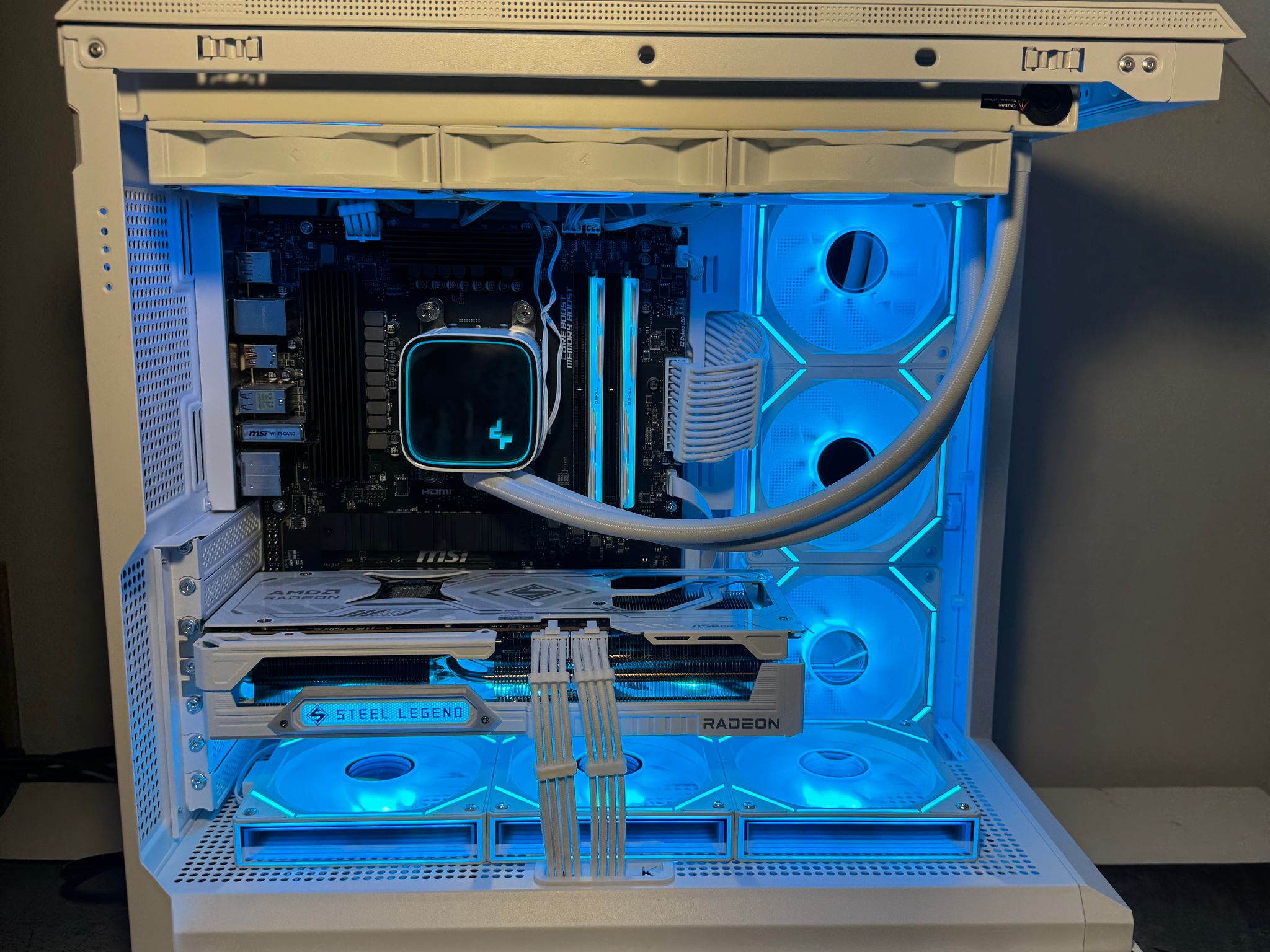 White RX 9070 XT | Ryzen 7 7800X3D | 32GB DDR5 6400 MT/s CL32 | 2TB Storage | Free Shipping