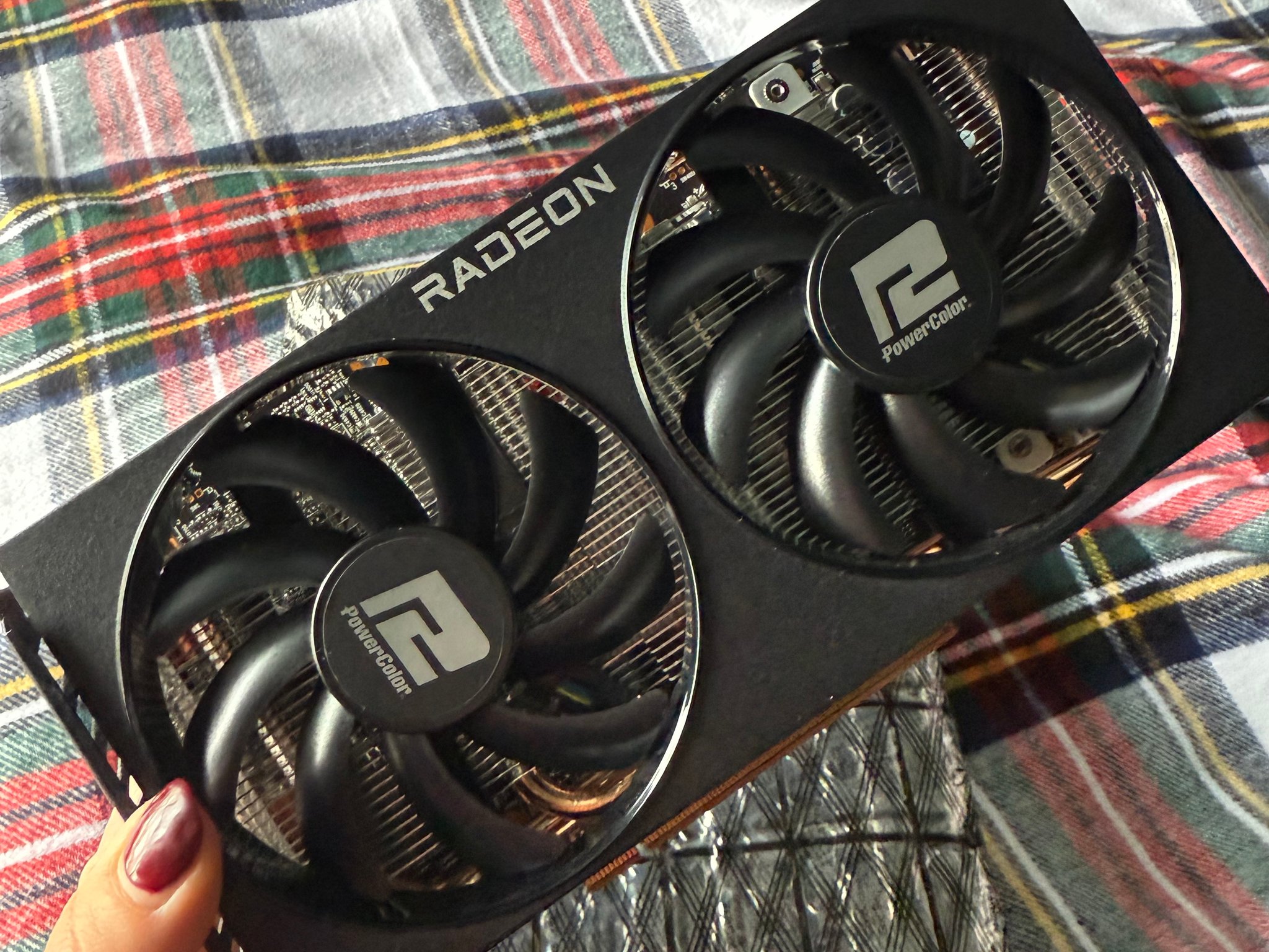 Gigabyte EAGLE Radeon RX 6600 8 GB Video Card