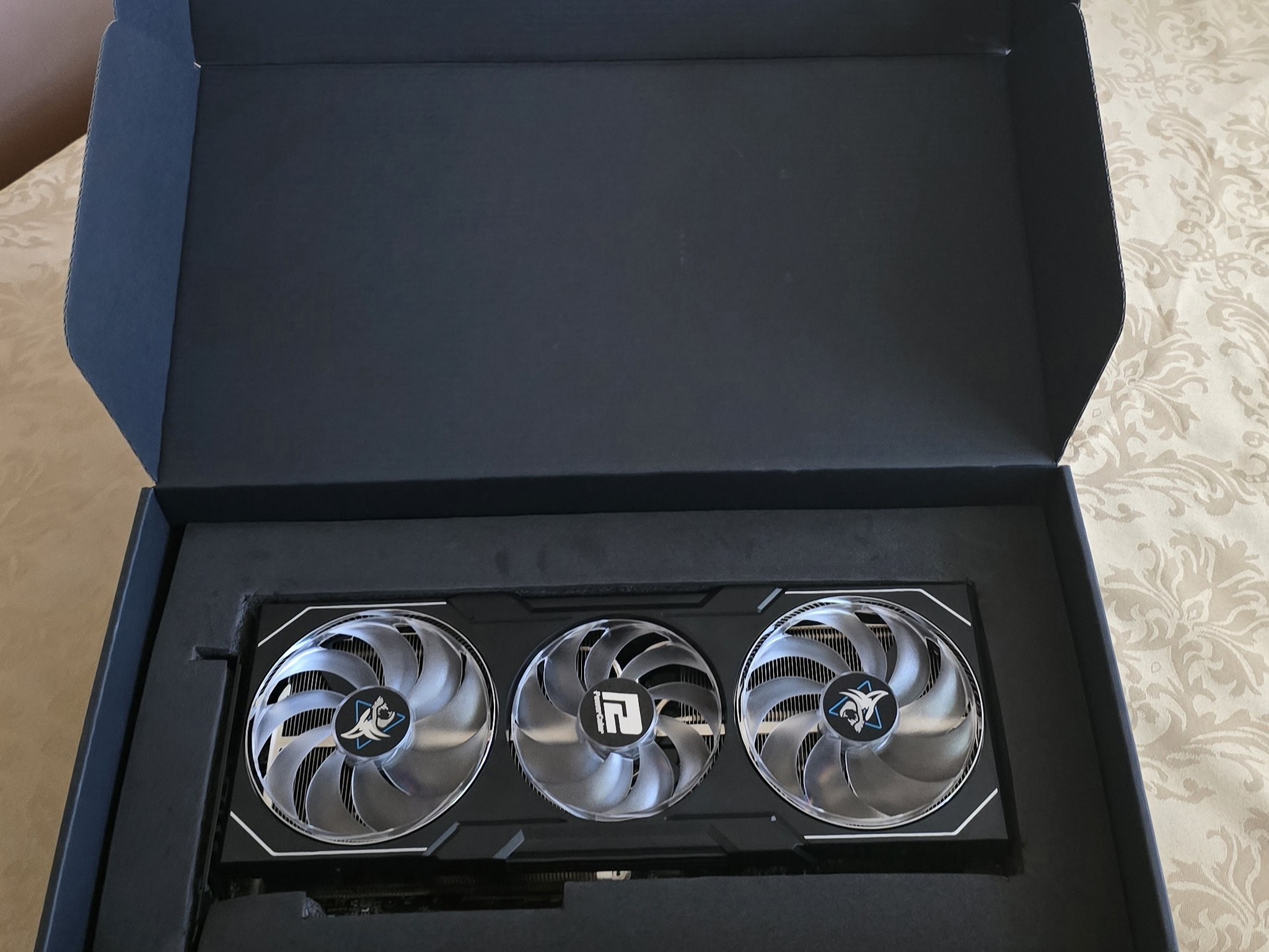 POWERCOLOR HELLHOUND RX 7900 XT