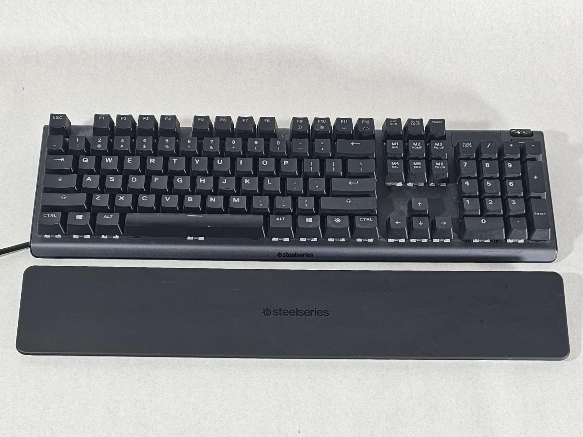 SteelSeries Apex 5 Mechanical Keyboard & Palm Wrist Rest
