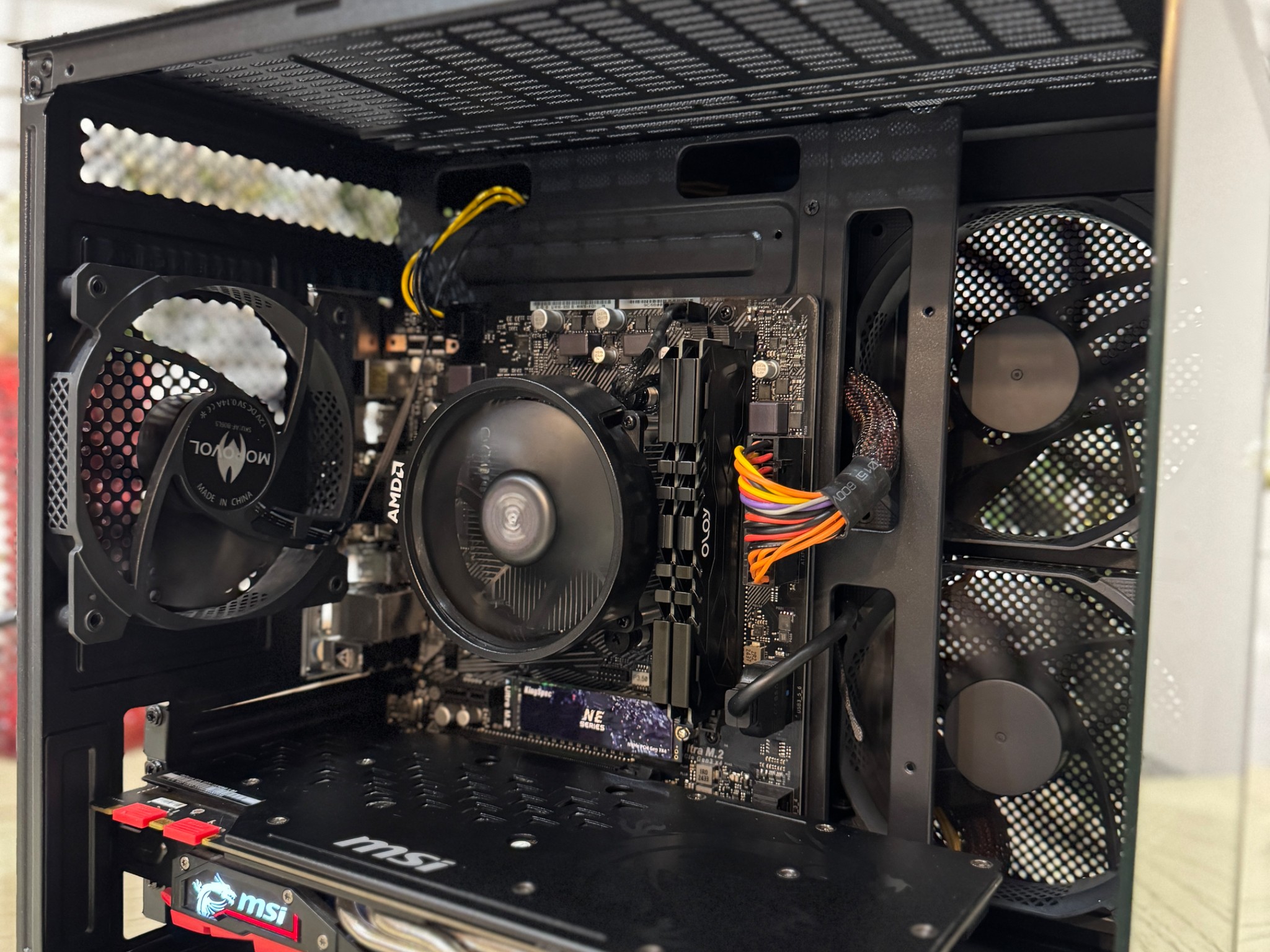 Awesome competitive gaming pc - GeForce 1070 8 GB / 16 GB / 500 GB SSD /