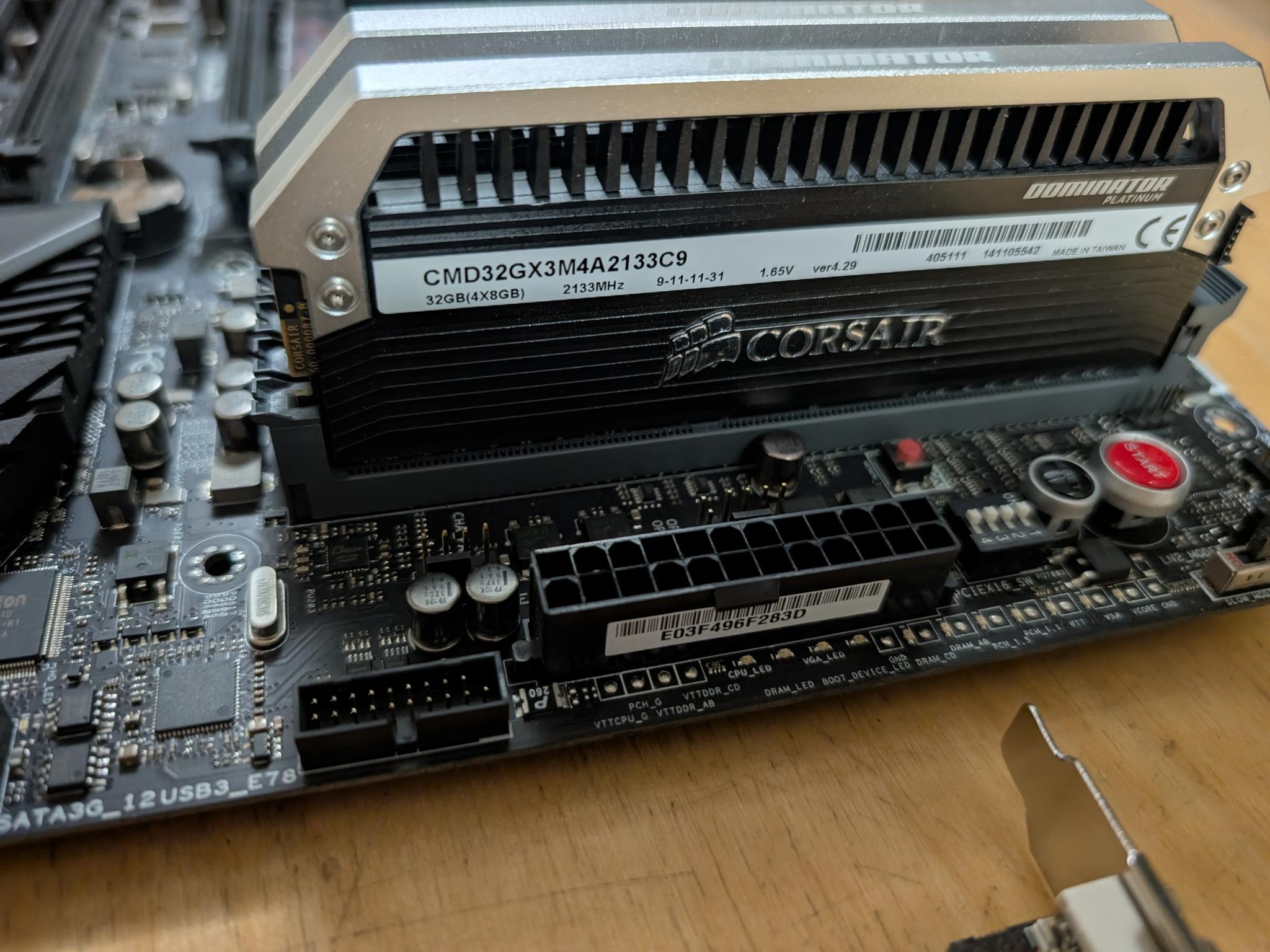 Asus X79 / Intel 4930K / 32GB DDR3 2133mhz / Nvidia 8400 GS 512MB