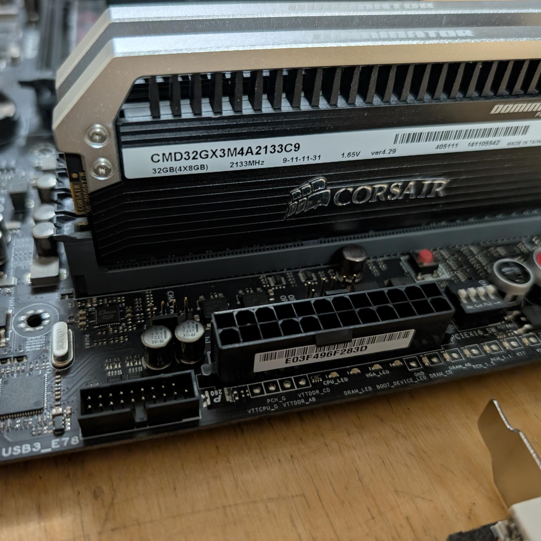Asus X79 / Intel 4930K / 32GB DDR3 2133mhz / Nvidia 8400 GS 512MB