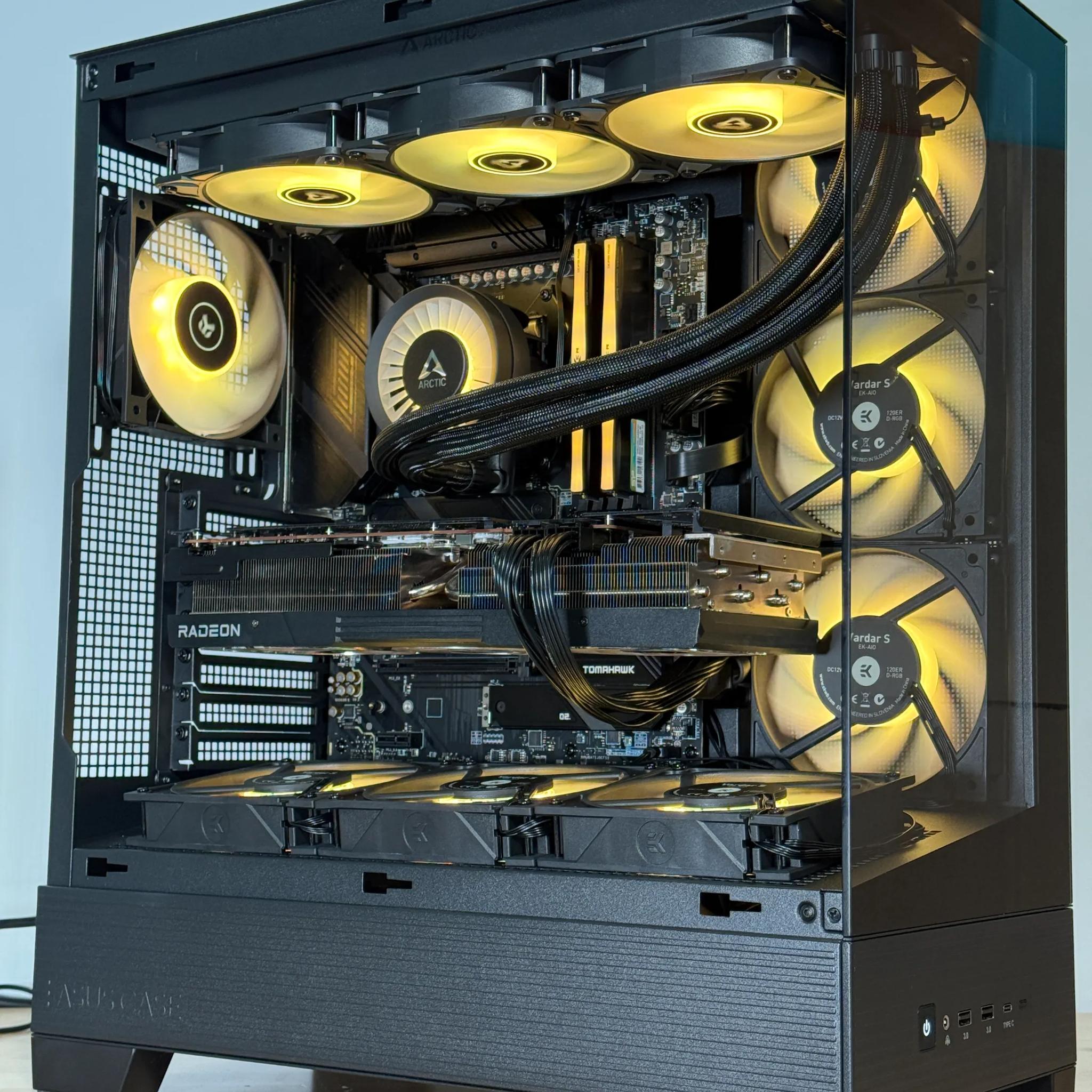 RX 7900XTX Ryzen 9 9900x High End Gaming PC