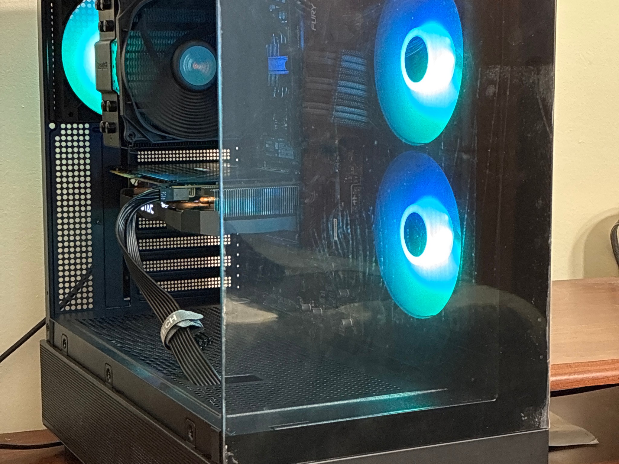 GTX 1080 | Intel I7 9700k | 32gb DDR4 3200 | 2.5 TB SSD