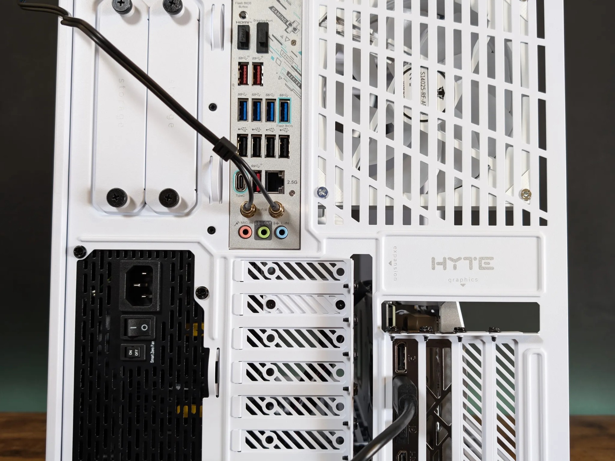 RTX 4070ti Super // Ryzen 9 7900x3D // 32GB DDR5 // 2TB Samsung 990 Pro // WiFi - Hyte Y70 Infinite!