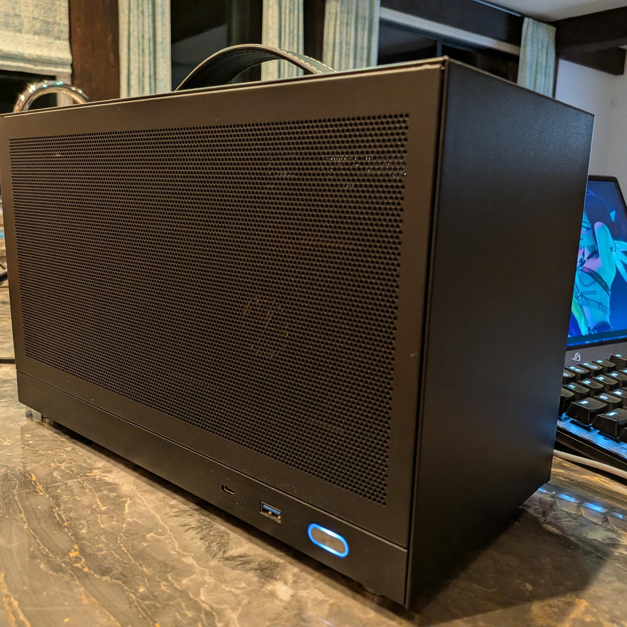 4K Lunchbox - RX 9070, Intel Core i7 14700K, 2 TB Gen 4 NVME, 32 GB DDR5 RAM, Noctua Chromax Cooled