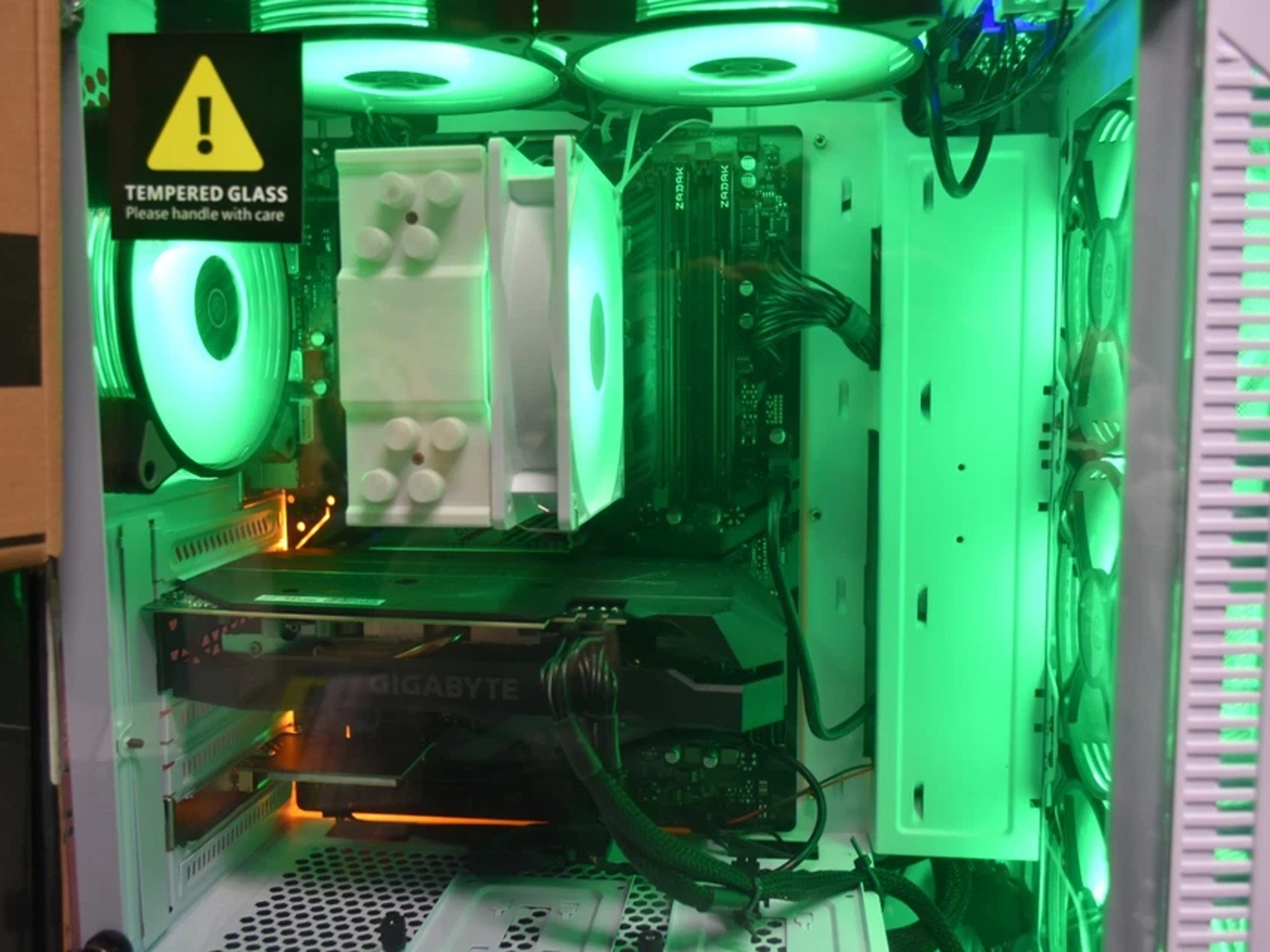 Gaming pc Intel I 7 8700 K RAM 16GB RTX 2060 6GB 1TB NVME PSU700 Watt Plus EXTRA