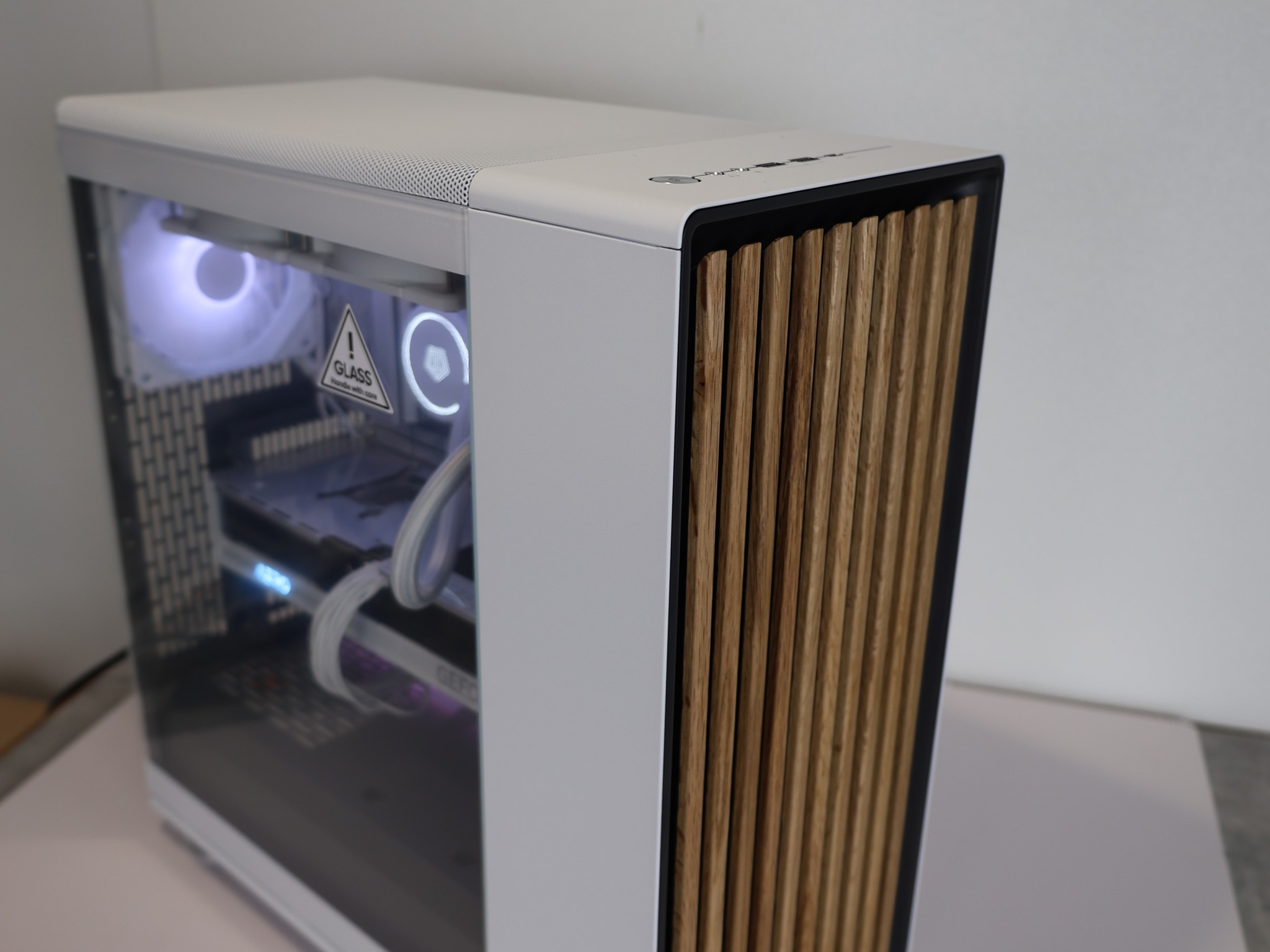 9600x+5070 Fractal North White Build for 1440P/4K gaming
