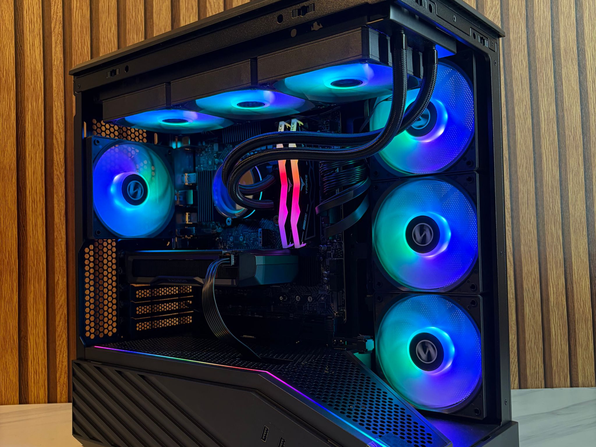 RX 7600 | I3 12100F | 16GB DDR5 | 500GB SSD | 360MM AIO | 750W | WINDOWS 11 PRO