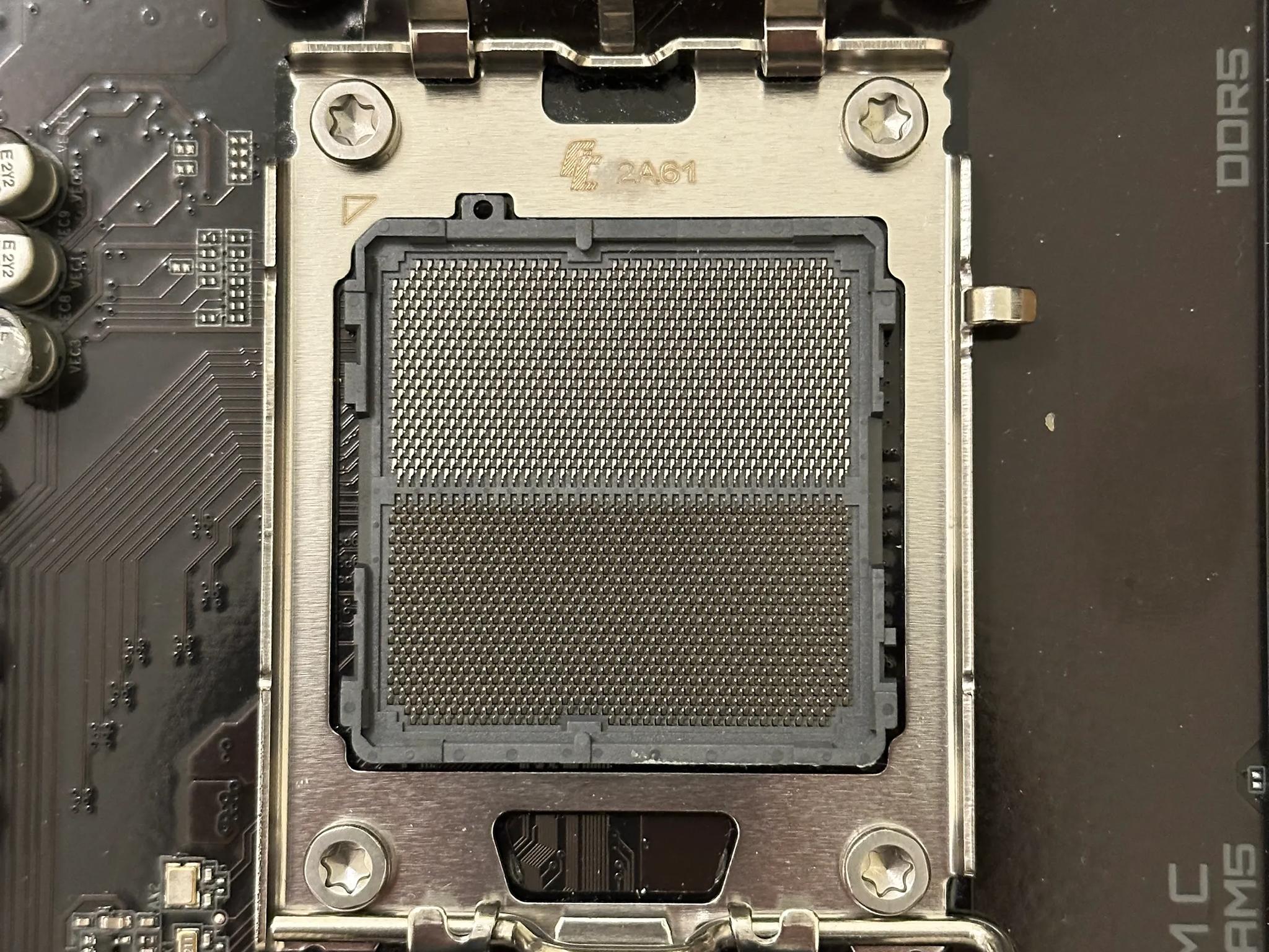 GIGABYTE B650M C Y-1 MOTHERBOARD