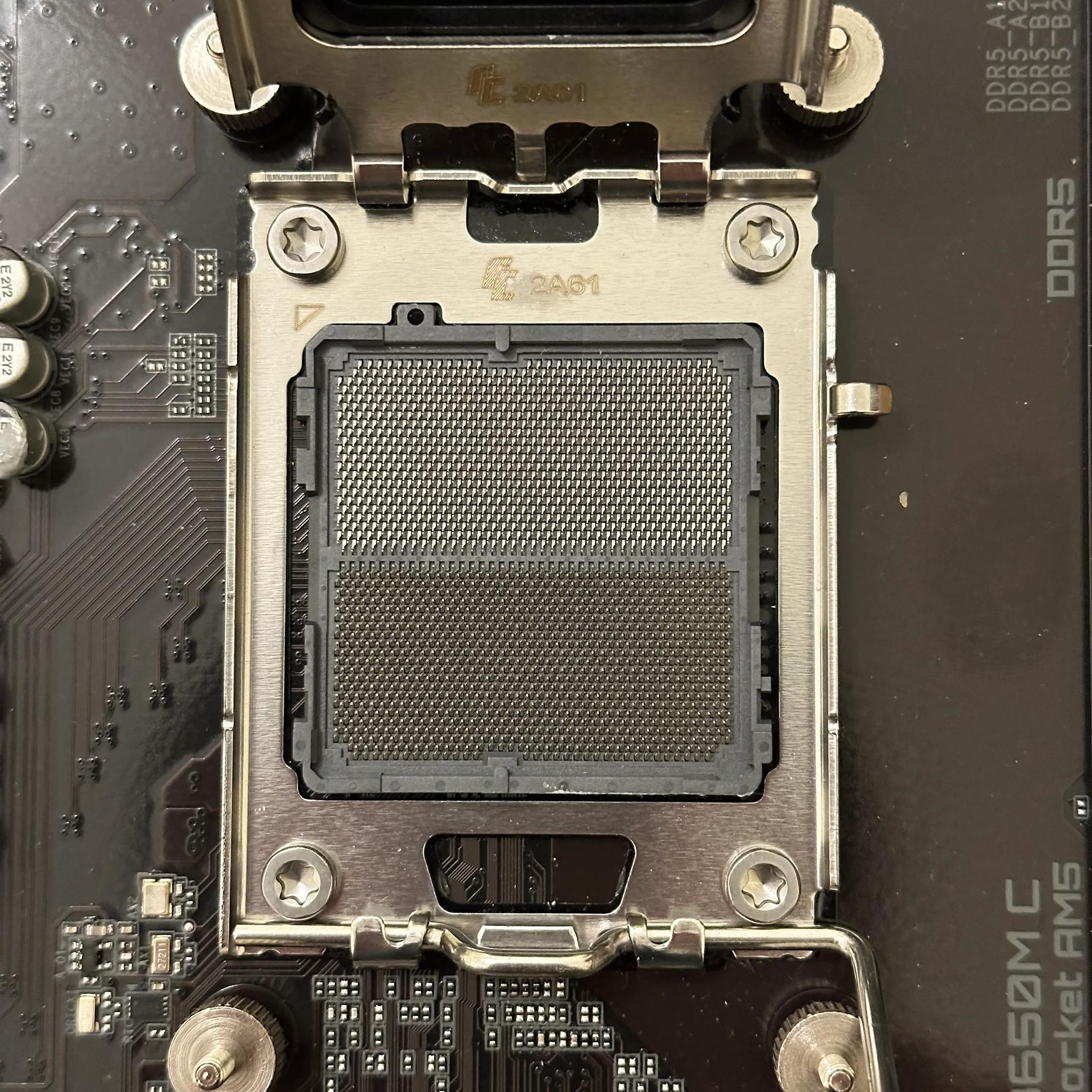 GIGABYTE B650M C Y-1 MOTHERBOARD