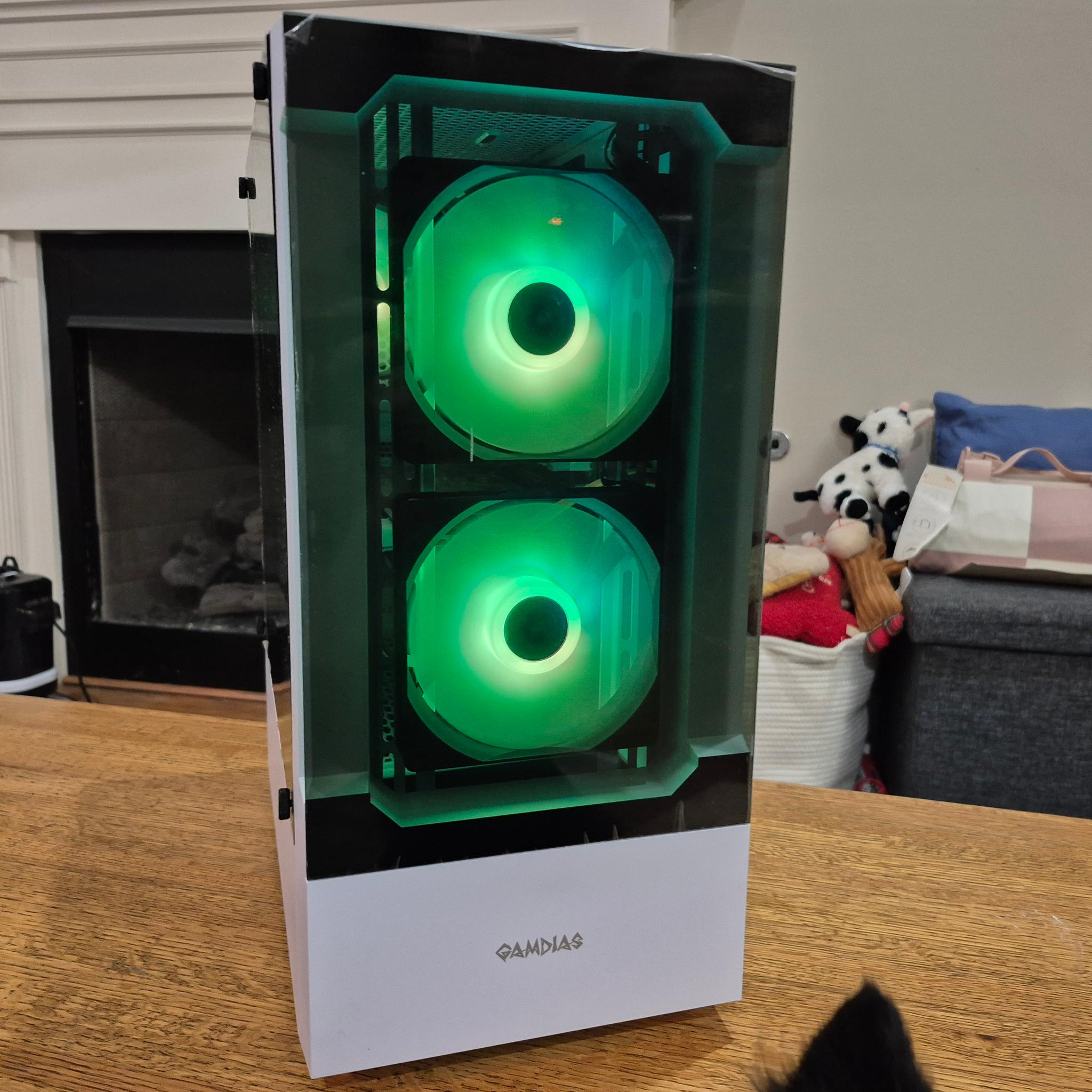 80 FPS Fortnite | i5-4590 , 16GB RAM, 256GB SSD, 500GB HDD, R9 270 2GB, RGB, Wifi