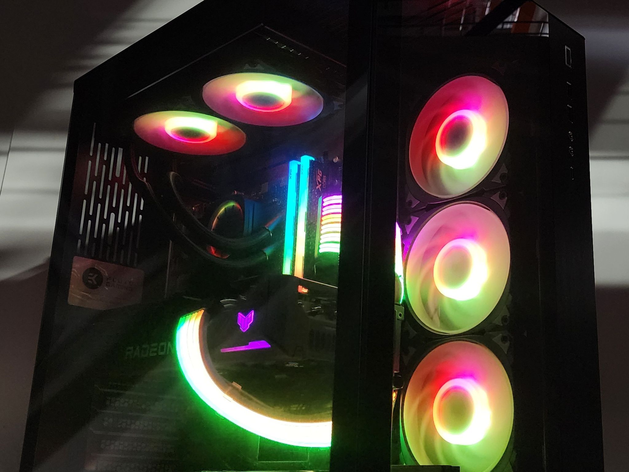 Gaming PC Ryzen 7 7800X3D 32GB RAM 1TB SSD RX 7800 XT 16GB Win11 Computer