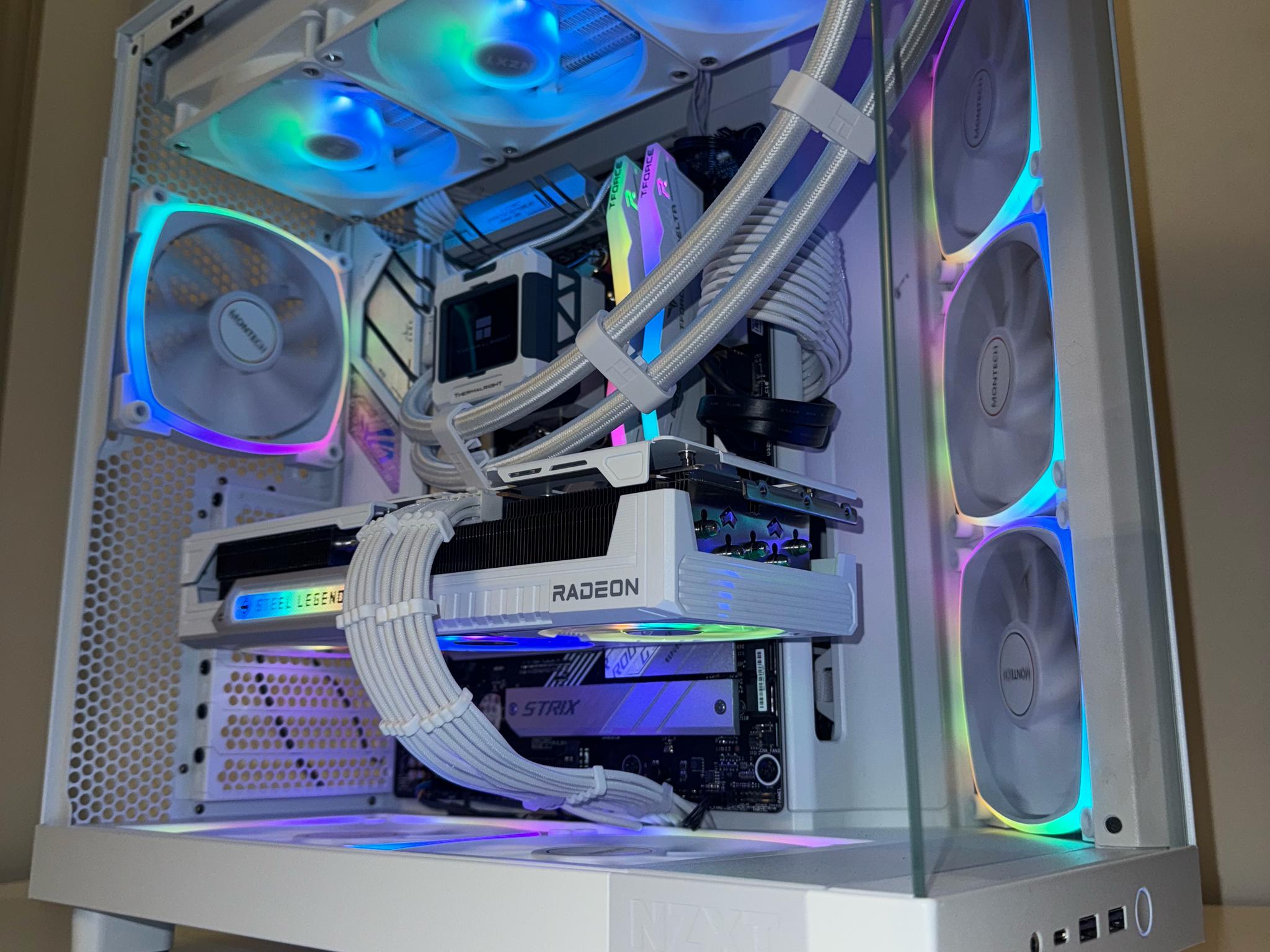❄️Snowed Out❄️ Ryzen 7 7800X3D+RX 9070 XT 16gb+32gb DDR5