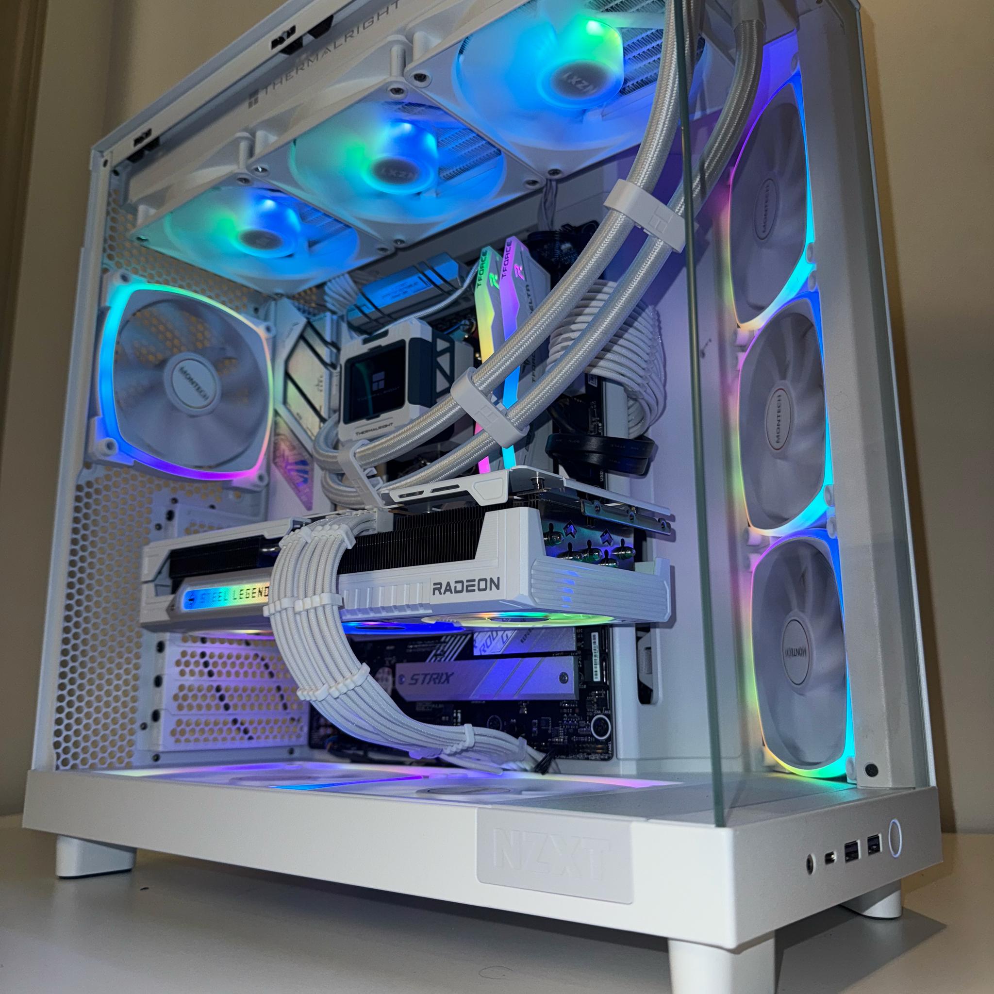 ❄️Snowed Out❄️ Ryzen 7 7800X3D+RX 9070 XT 16gb+32gb DDR5