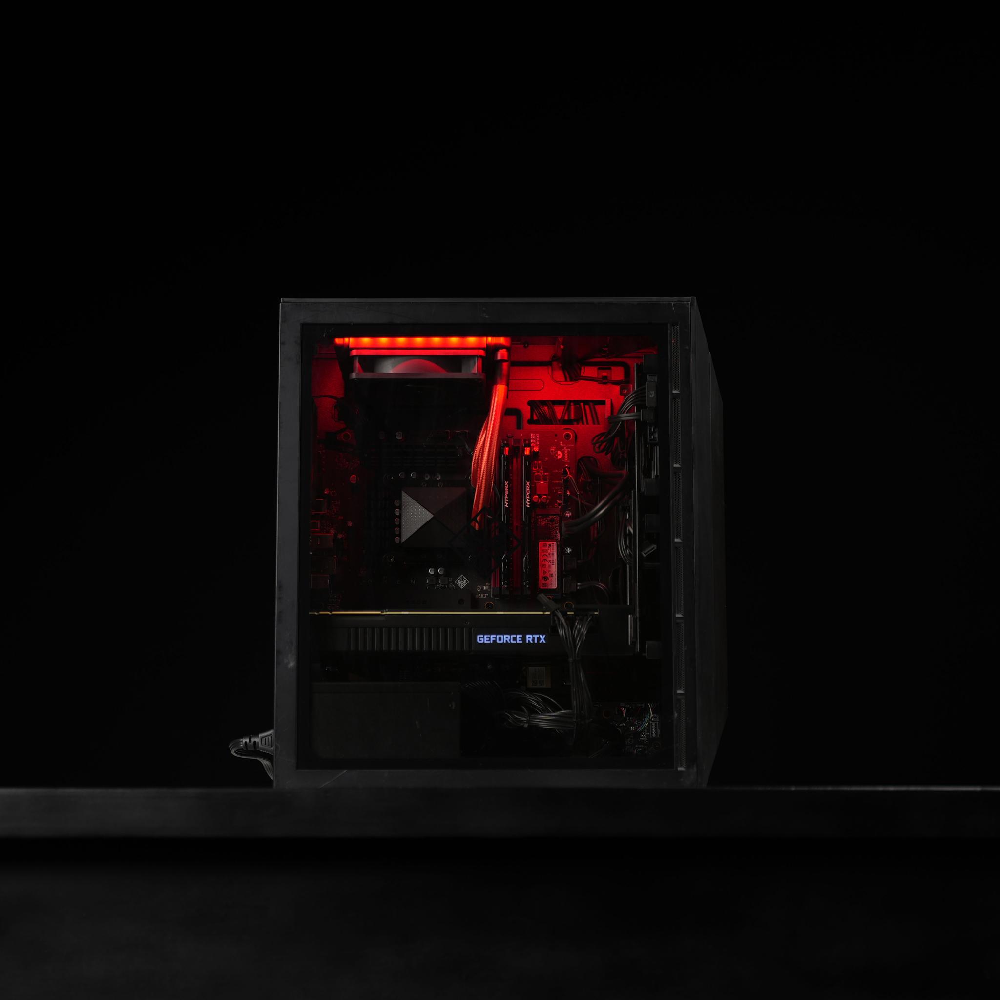 \ QF-00 / RTX 2070 Super Intel Core i7 9700K 16GB 1.2TB Windows 11 Gaming PC Powerhouse