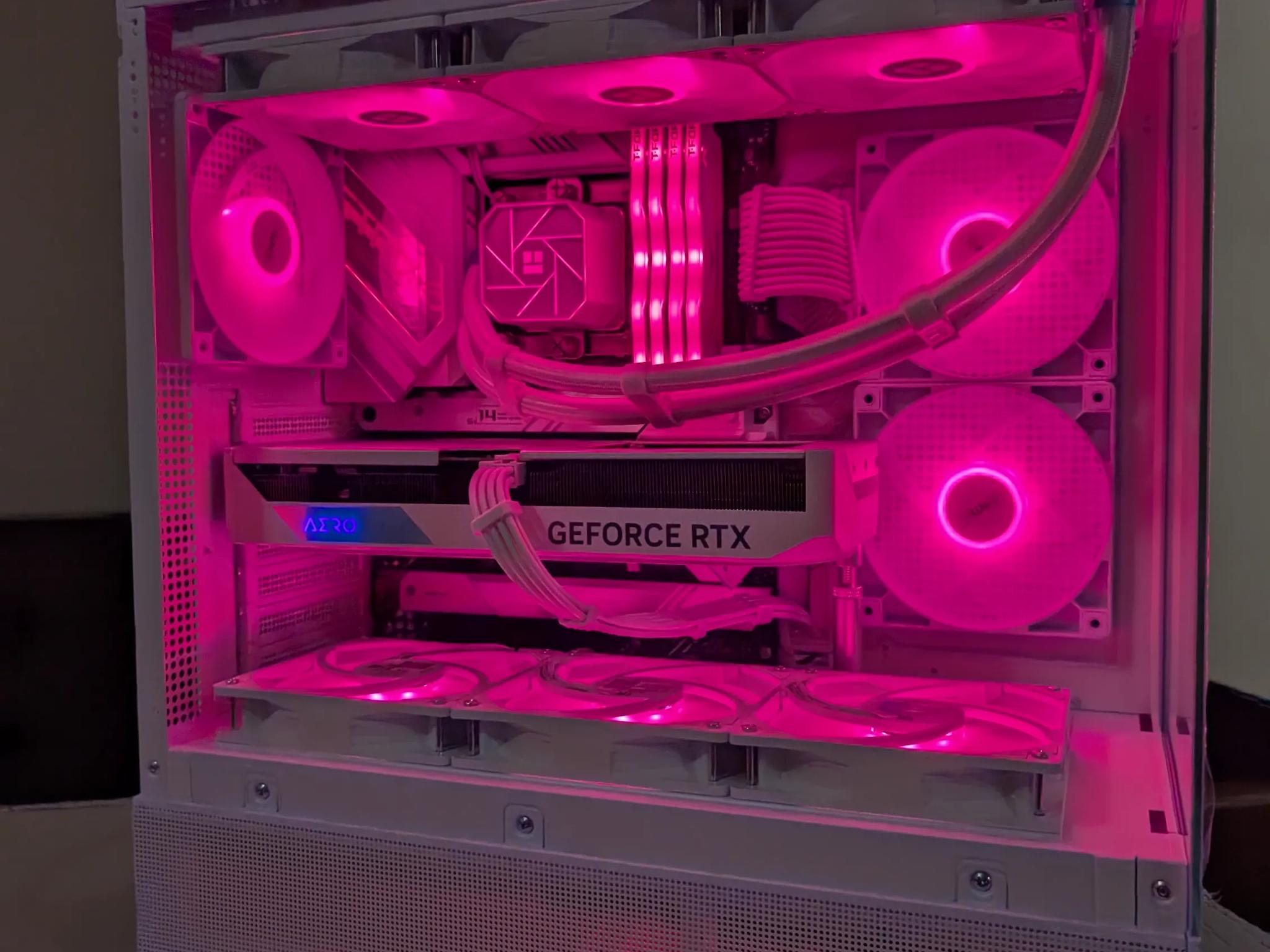 Powerful White Gaming PC! i7 12700KF / RTX 4070