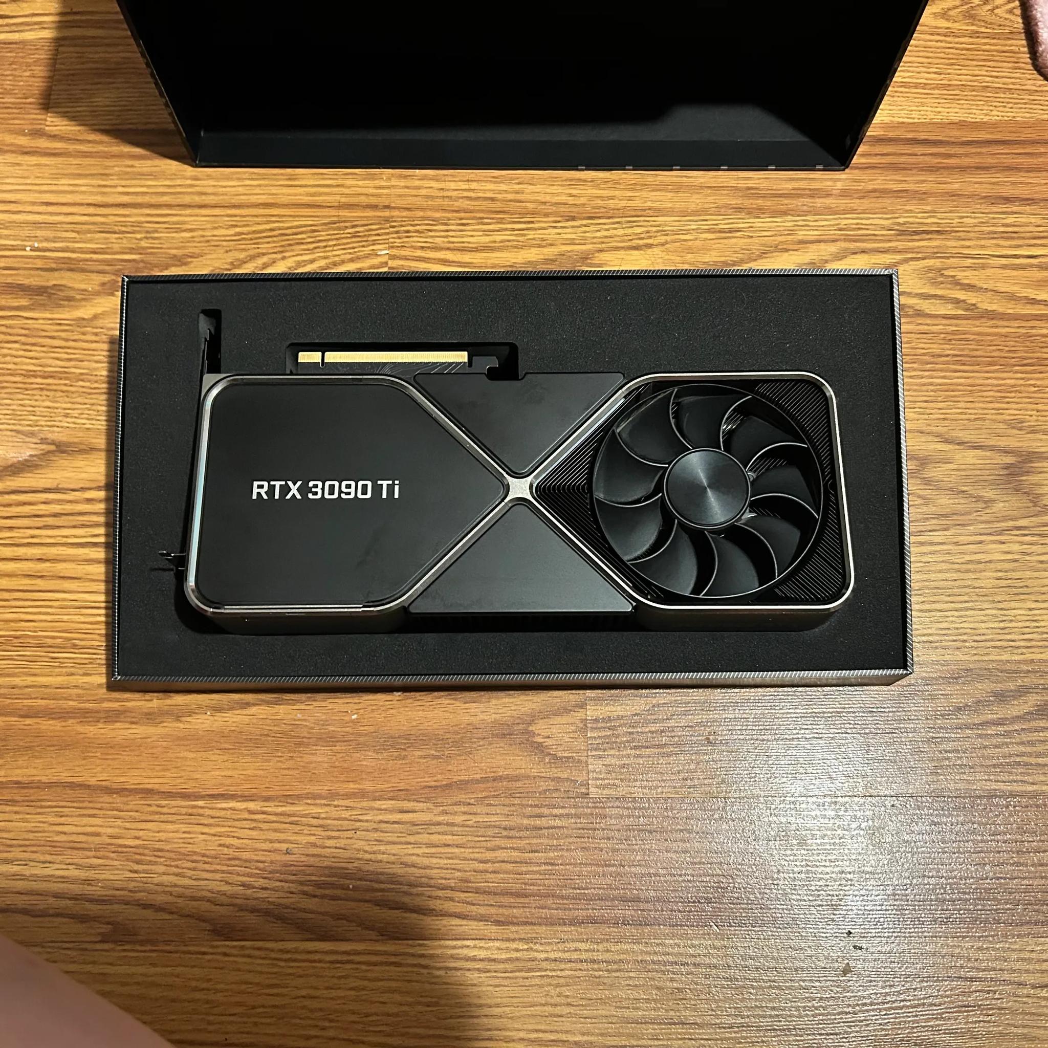 GeForce RTX 3090 Ti Founders Edition – Gently Used - A Tier