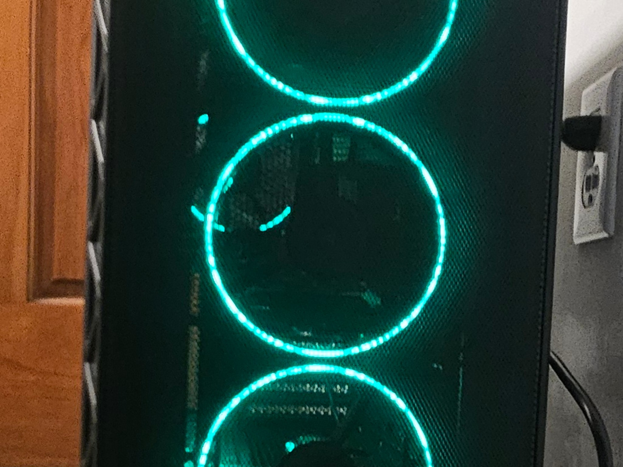 RX 6800 XT 16GB Phantom Gaming and Ryzen 7 5700