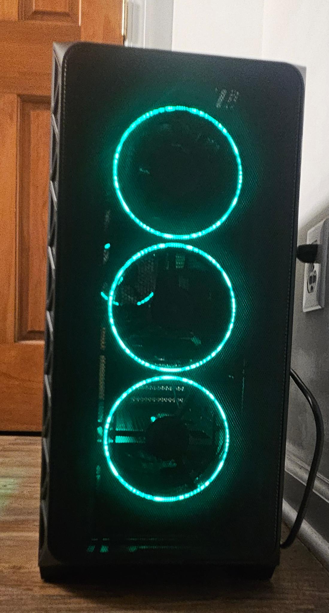 RX 6800 XT 16GB Phantom Gaming and Ryzen 7 5700